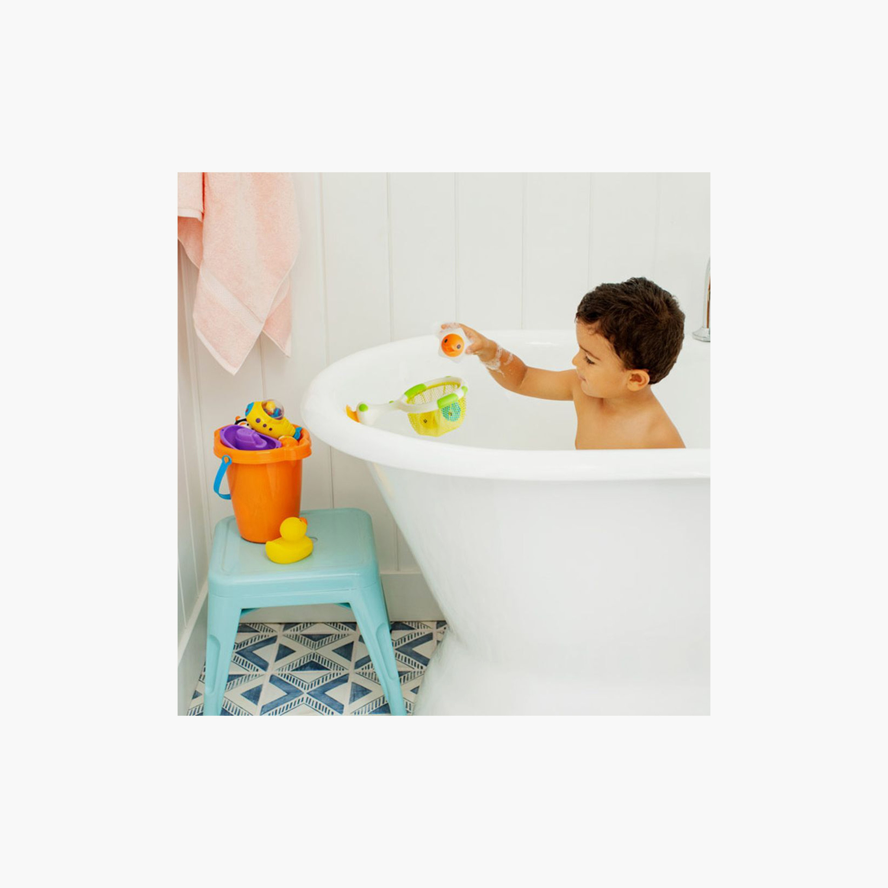 Munchkin Glow-In-The-Dark Catch a Glowing Star Bath Toy-toys-babyandtoddlertoys-bathtoys-image-5