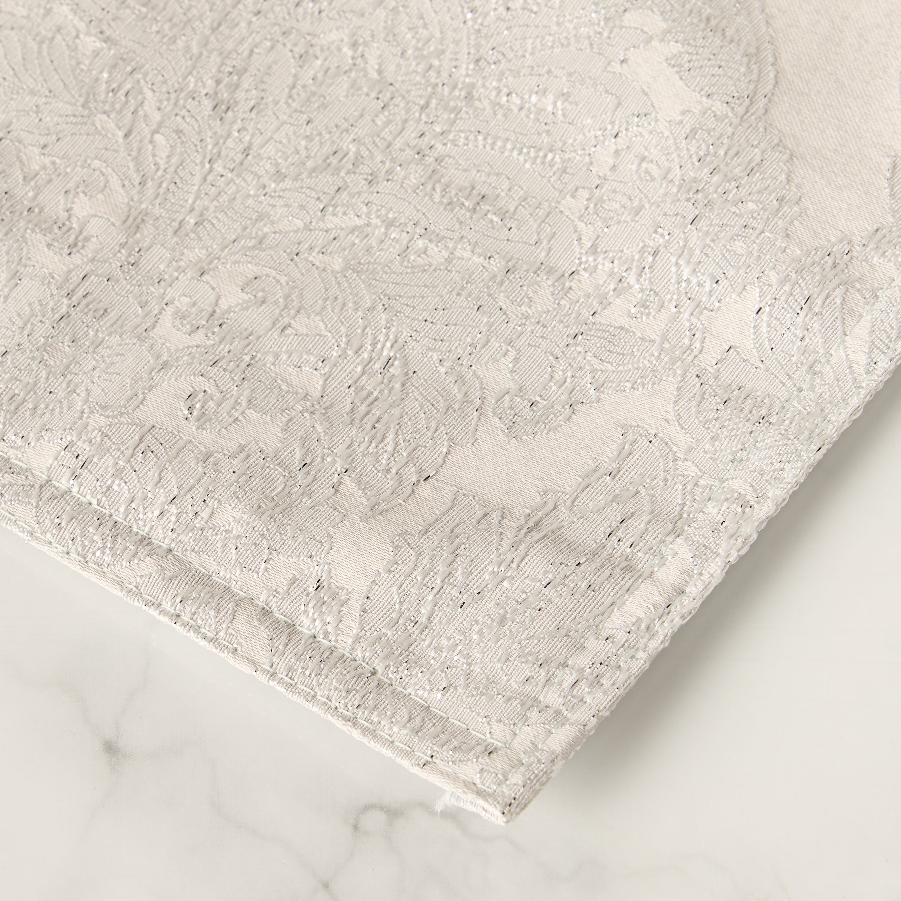 Alma Jacquard Runner - 33x260 cm-household-dining-tablelinen-runnersandtablecovers-image-2