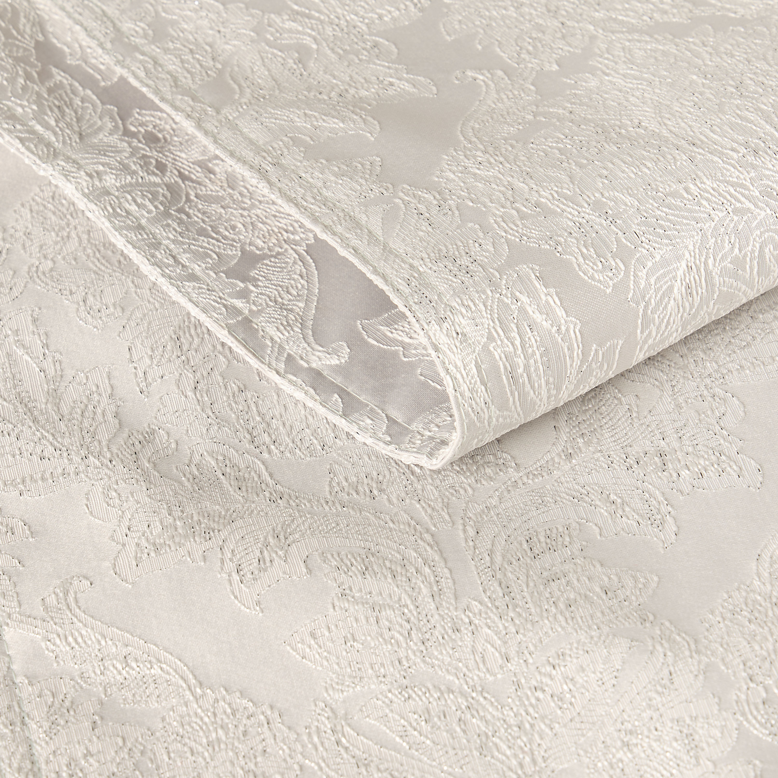 Alma Jacquard Runner - 33x260 cm-household-dining-tablelinen-runnersandtablecovers-image-3