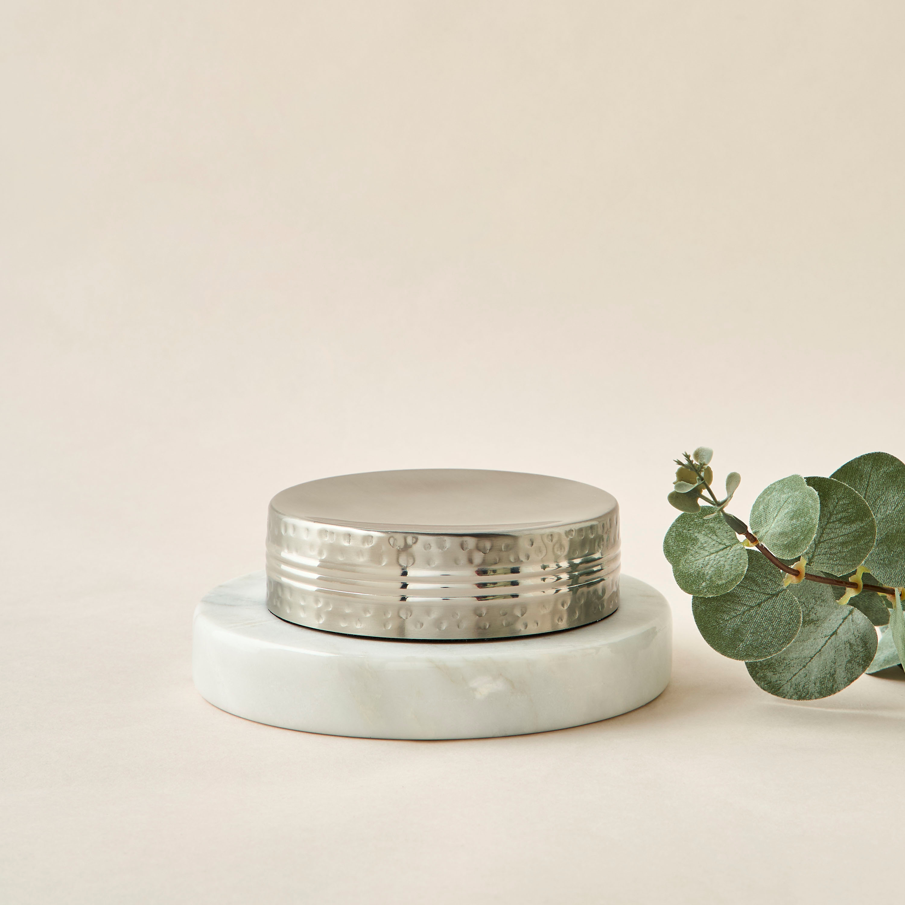 Metallic Hammered Soap Dish-household-bathandlaundry-bathaccessories-soapdishesanddispensers-image-1