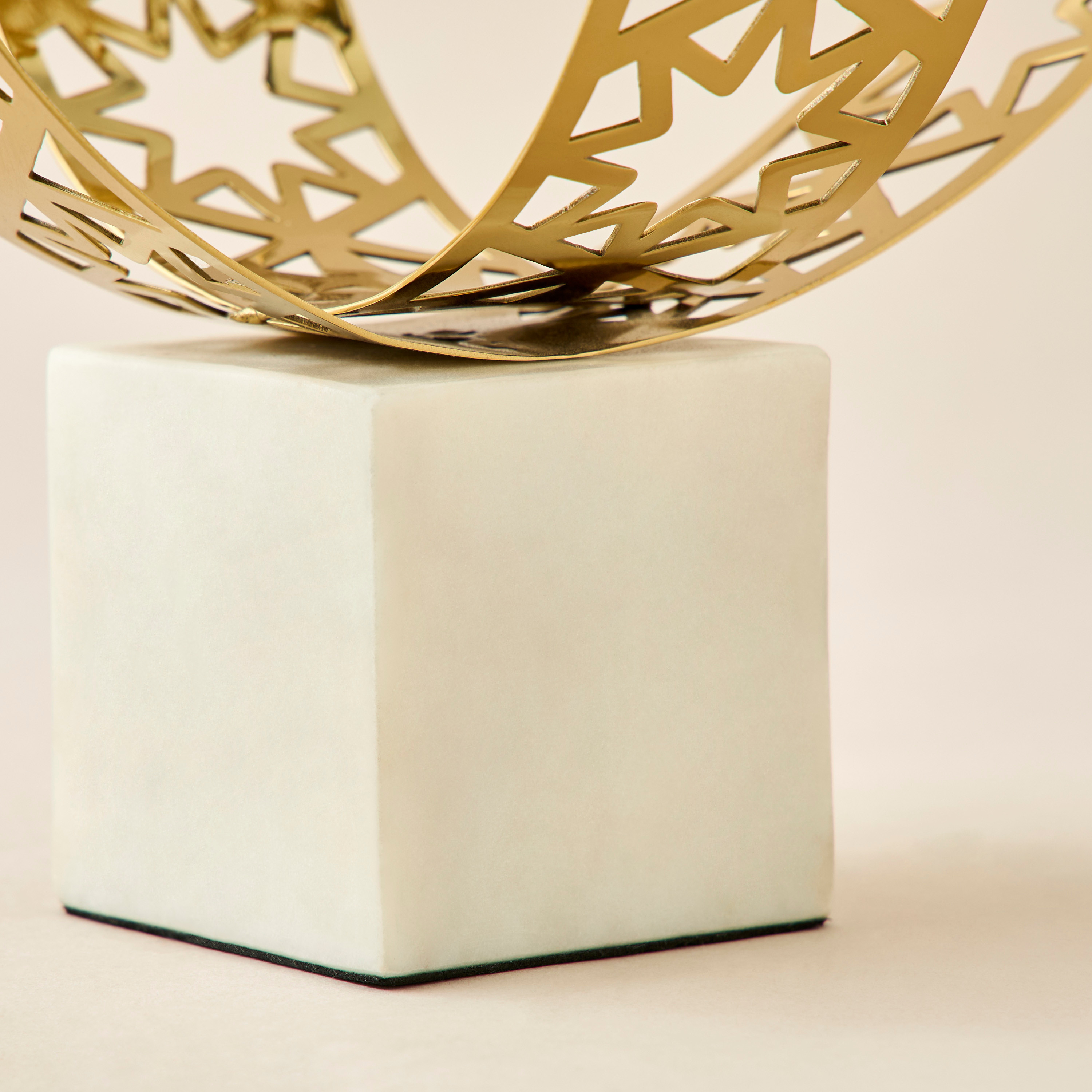 Star Etched Decorative Accent - 20x22x15 cms-household-decor-decorativeobjectsandsculptures-image-3