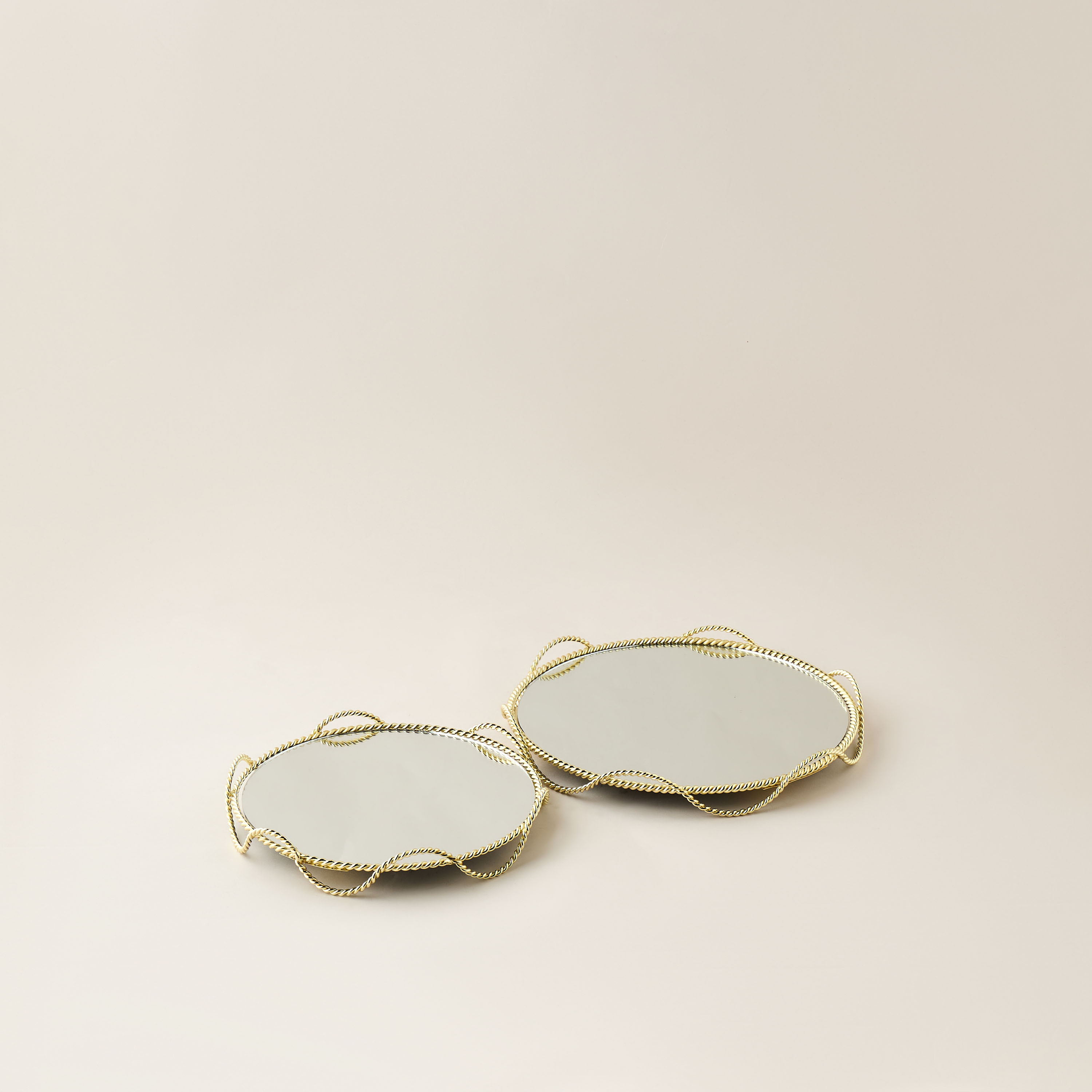 Decorative Metal Tray - 11 cms-household-decor-boxesandtrays-image-5