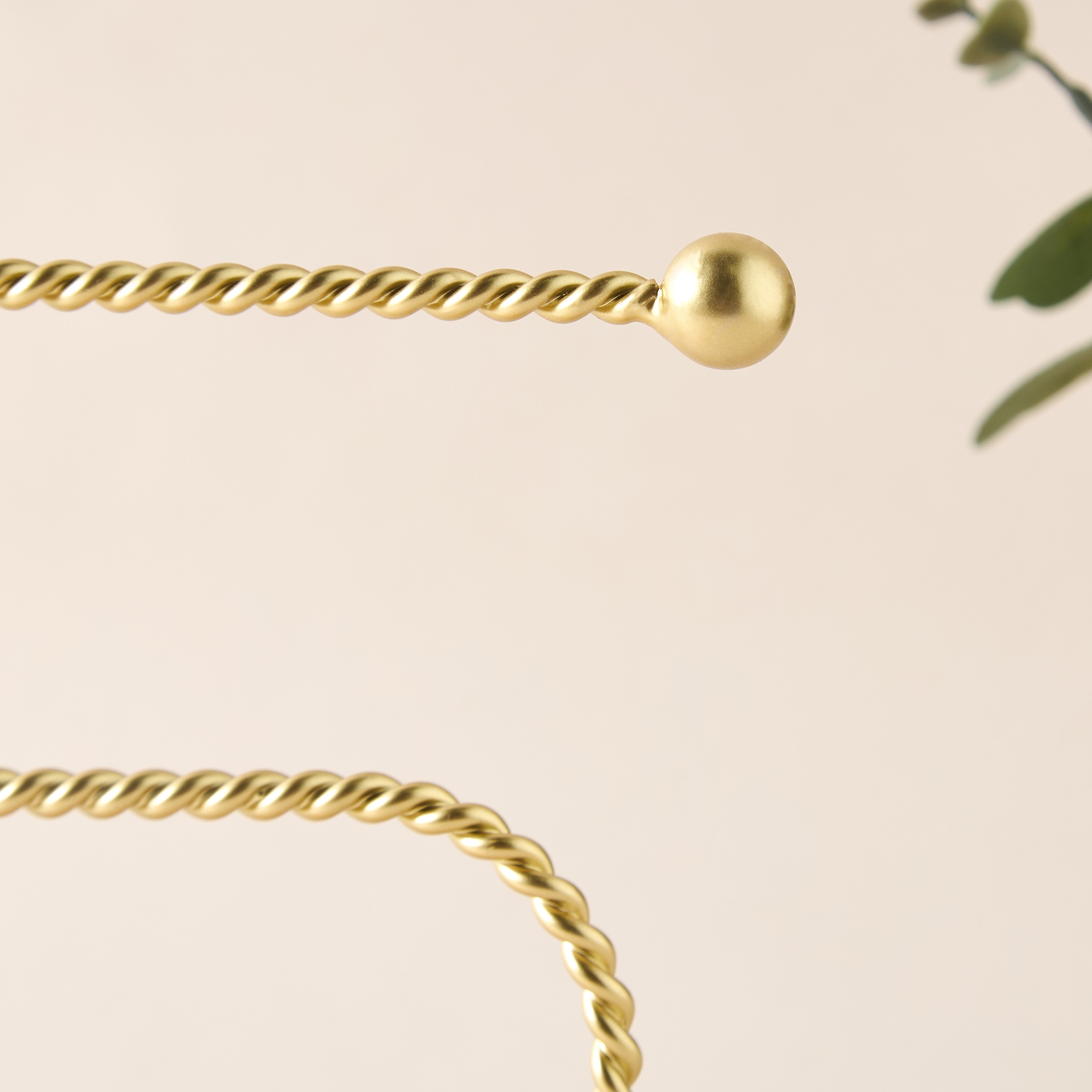حامل مجوهرات ميتاليك بتصميم ملتوي-household-storage-jewelleryorganizing-jewelleryboxesandstands-image-2