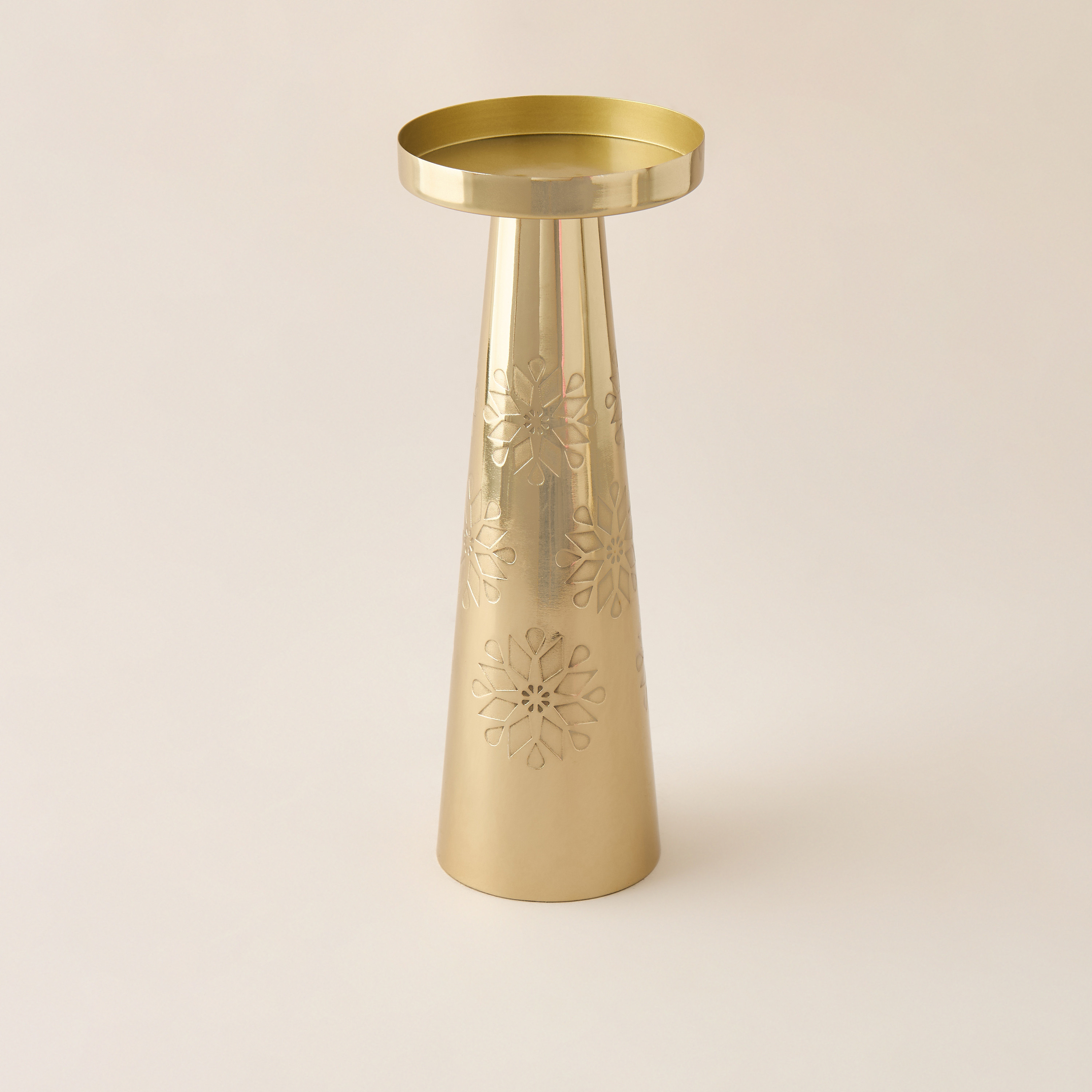 Star Textured Pillar Candleholder - 6 cms-household-decor-candleholdersandlanterns-image-1