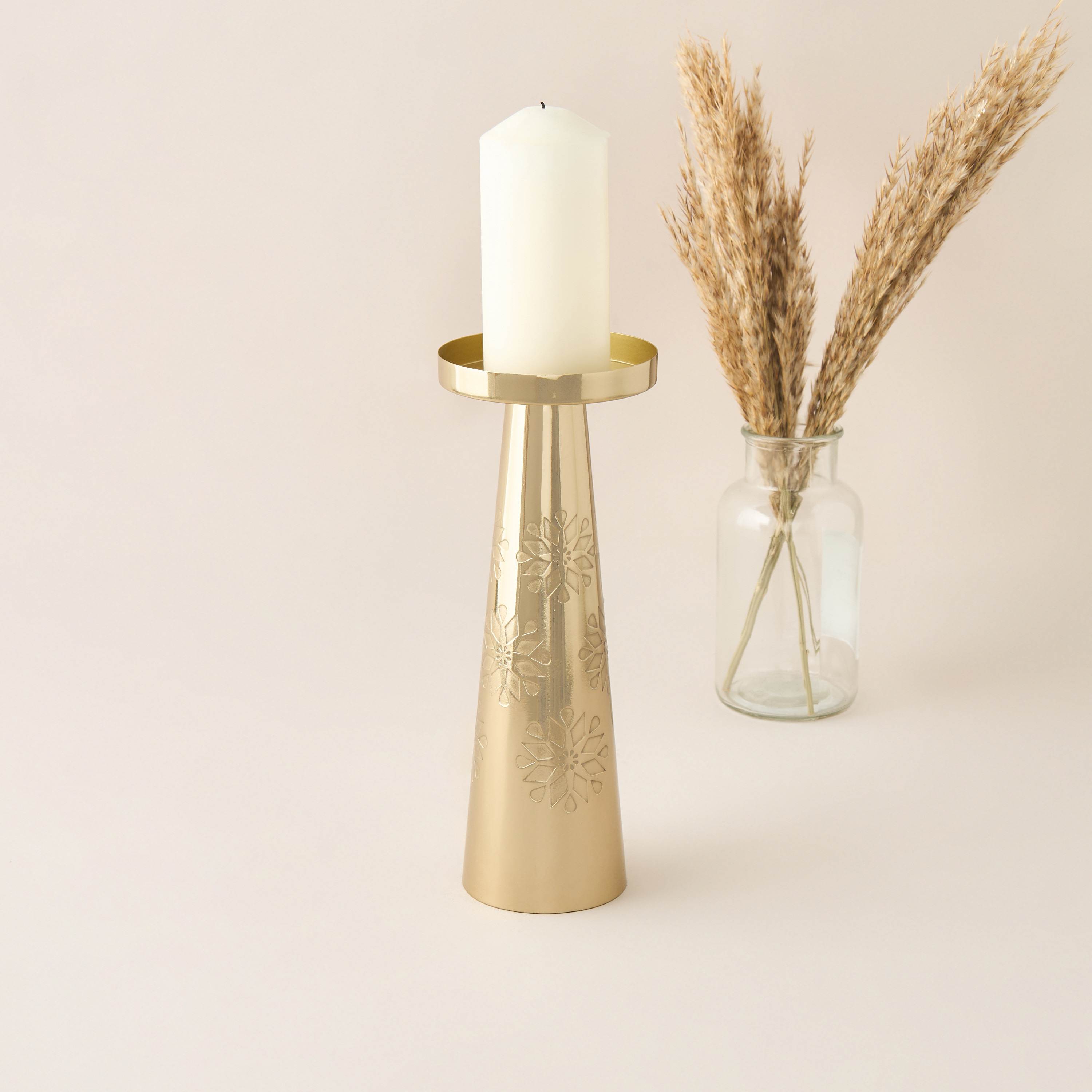 Star Textured Pillar Candleholder - 6 cms-household-decor-candleholdersandlanterns-image-2