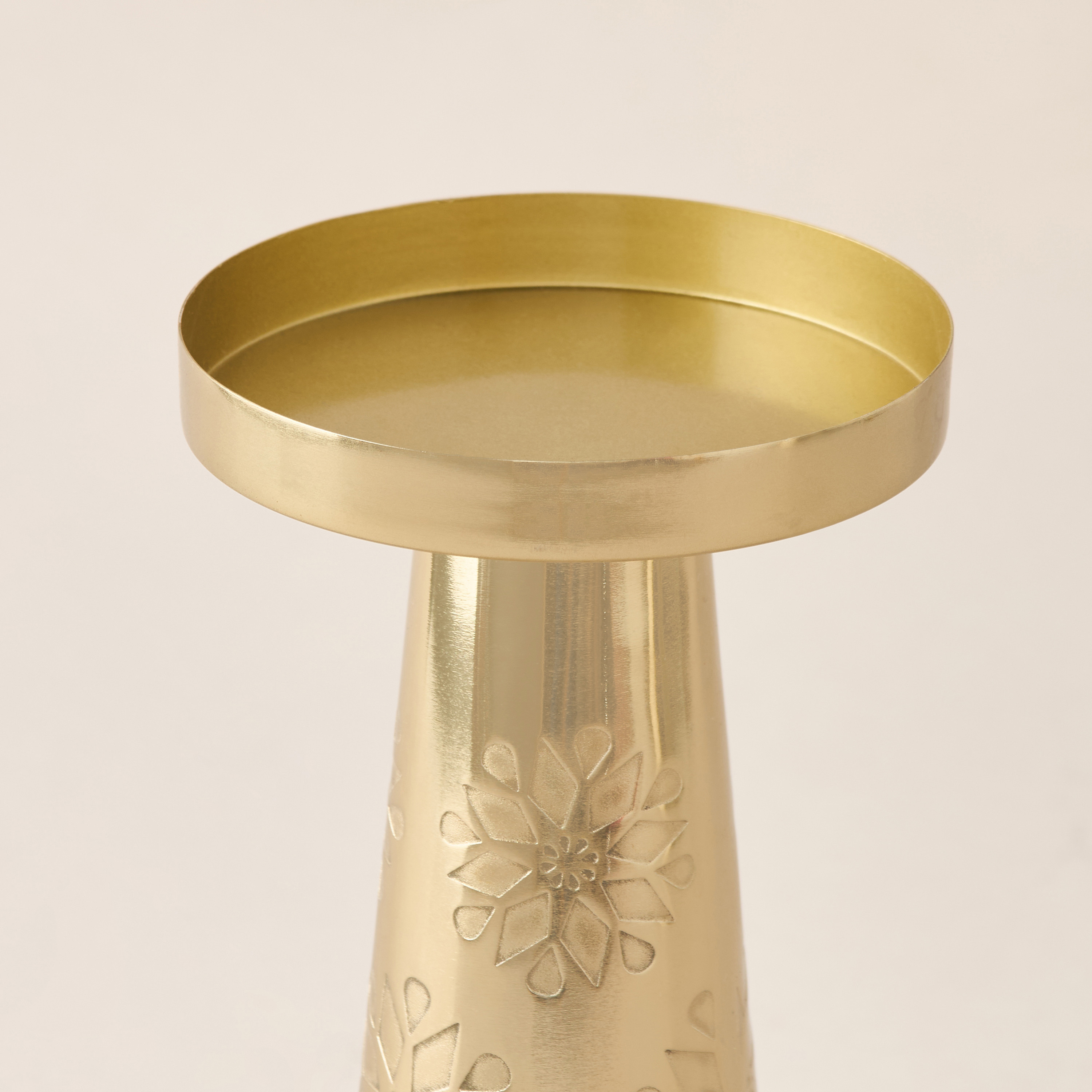 Star Textured Pillar Candleholder - 20 cms-household-decor-candleholdersandlanterns-image-3
