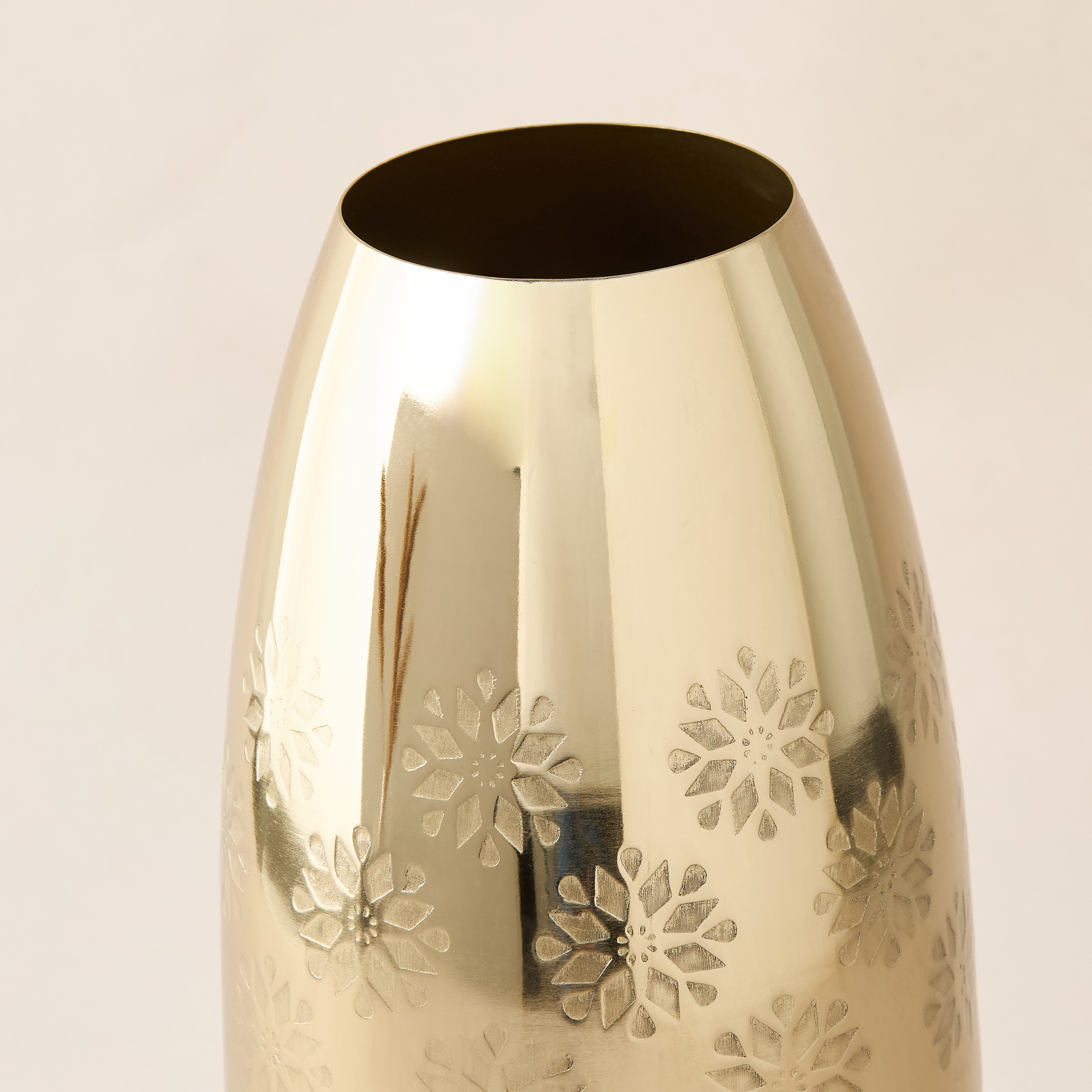 Floral Textured Metallic Vase - 14x8x10 cms-household-decor-vasesandbowls-image-3