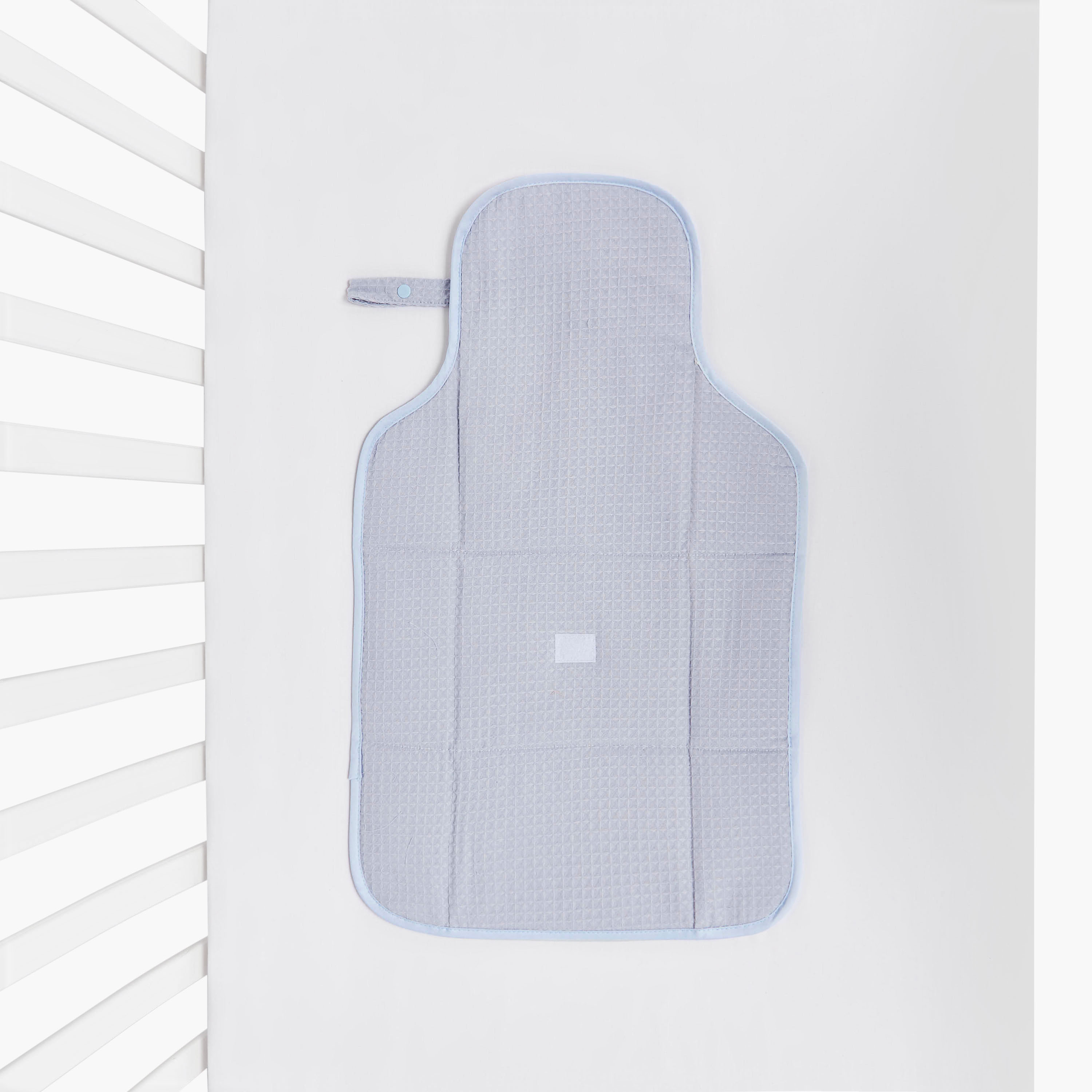 حصيرة غيار أطفال بنسيج الوافل من جيجلز-baby-diapering-changingmats-image-6