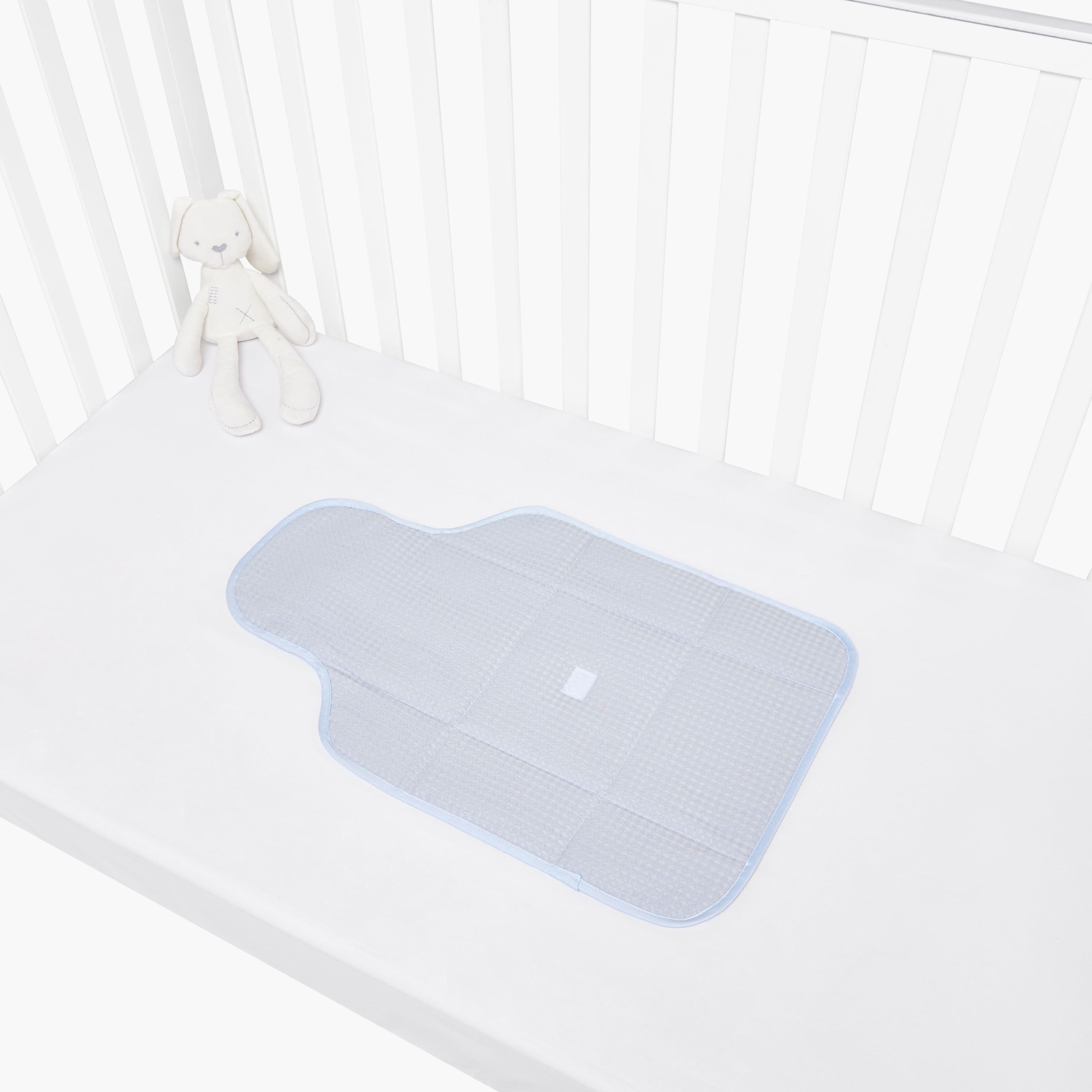 حصيرة غيار أطفال بنسيج الوافل من جيجلز-baby-diapering-changingmats-image-4