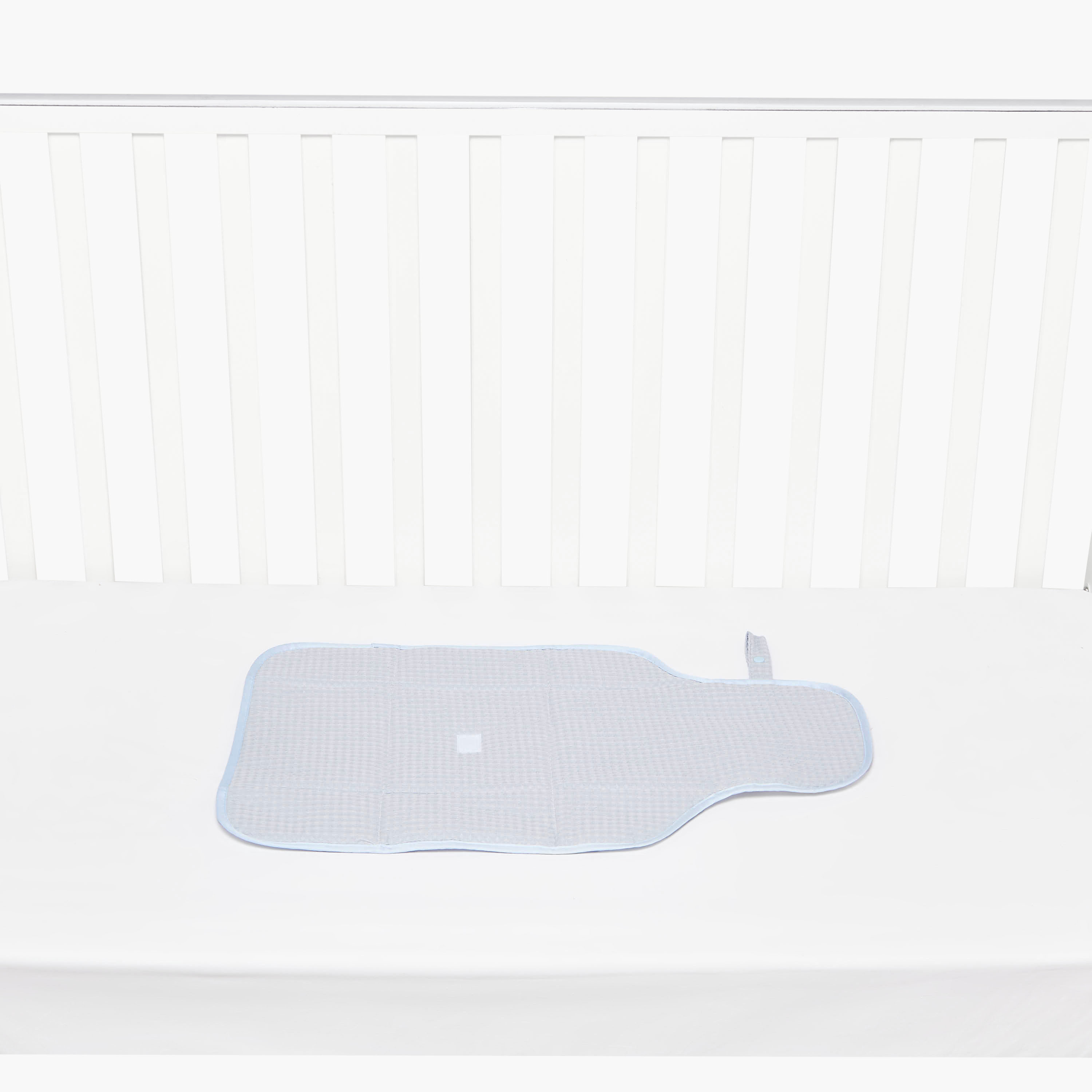 حصيرة غيار أطفال بنسيج الوافل من جيجلز-baby-diapering-changingmats-image-3