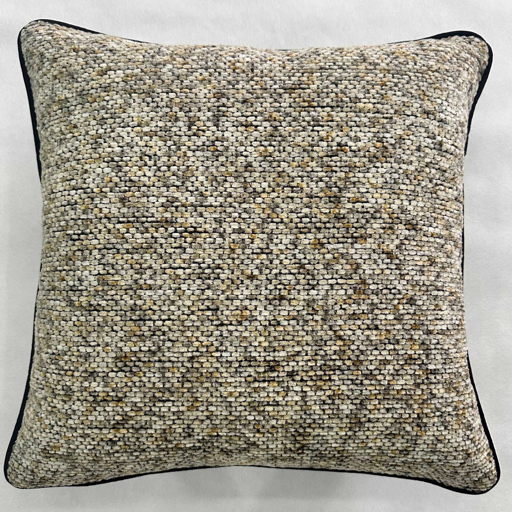 يونيك هوم وسادة مربعة بنسيج مزخرف وحواف سوداء-household-cushionsandthrows-filledcushions-decorativecushions-image-5
