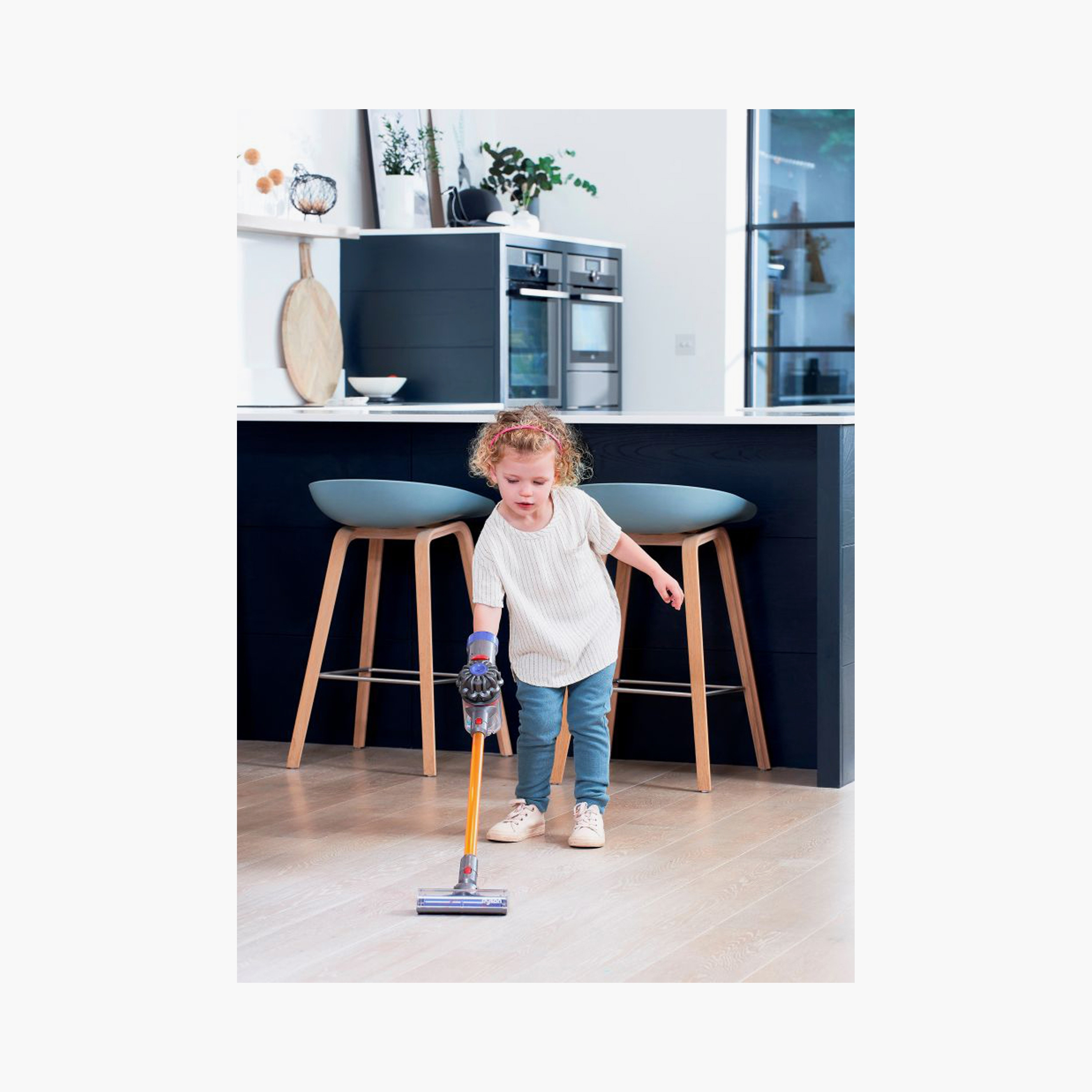 Casdon Dyson Cordless Vacuum Realistic Play Toy-toys-roleplay-householdsets-image-6