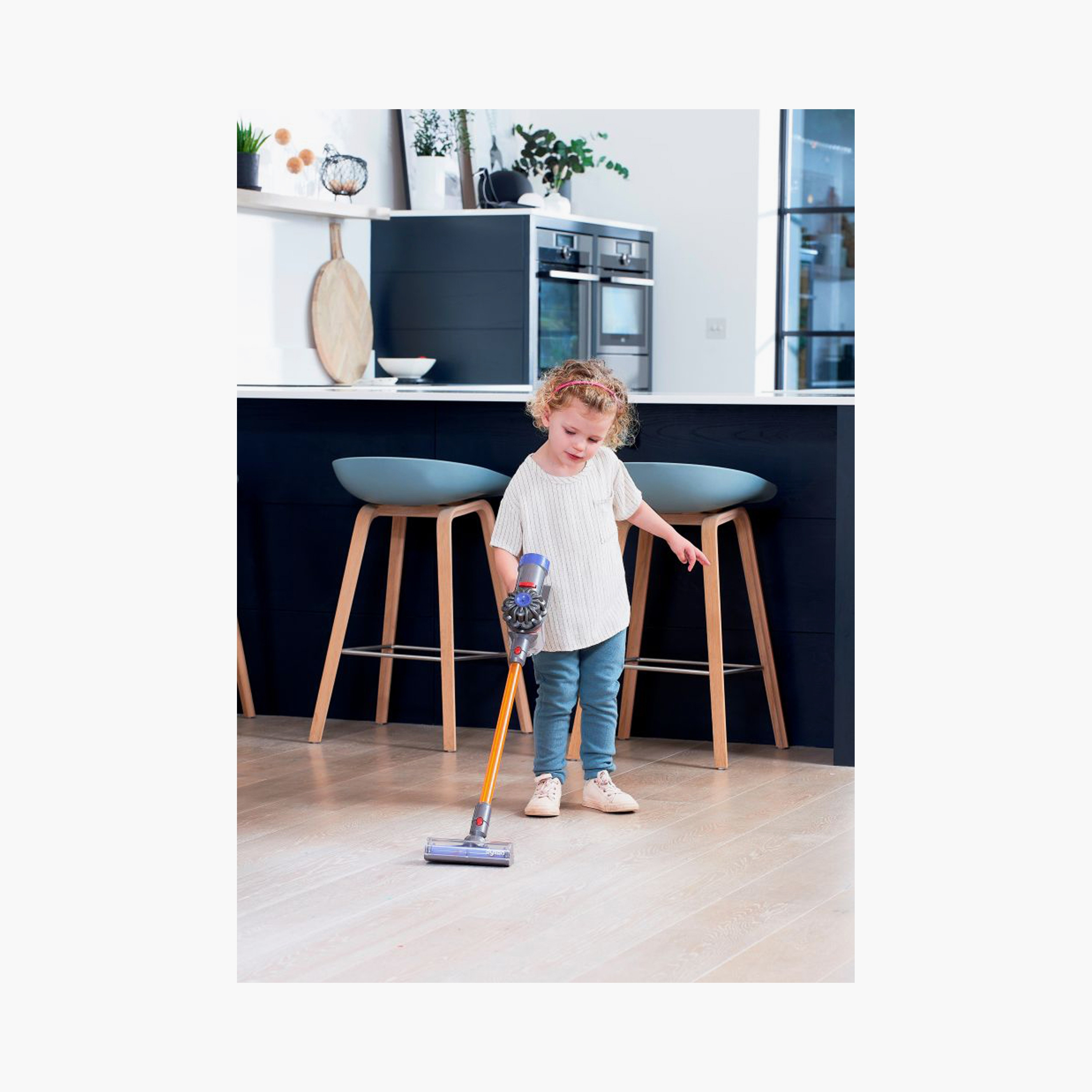 Casdon Dyson Cordless Vacuum Realistic Play Toy-toys-roleplay-householdsets-image-7