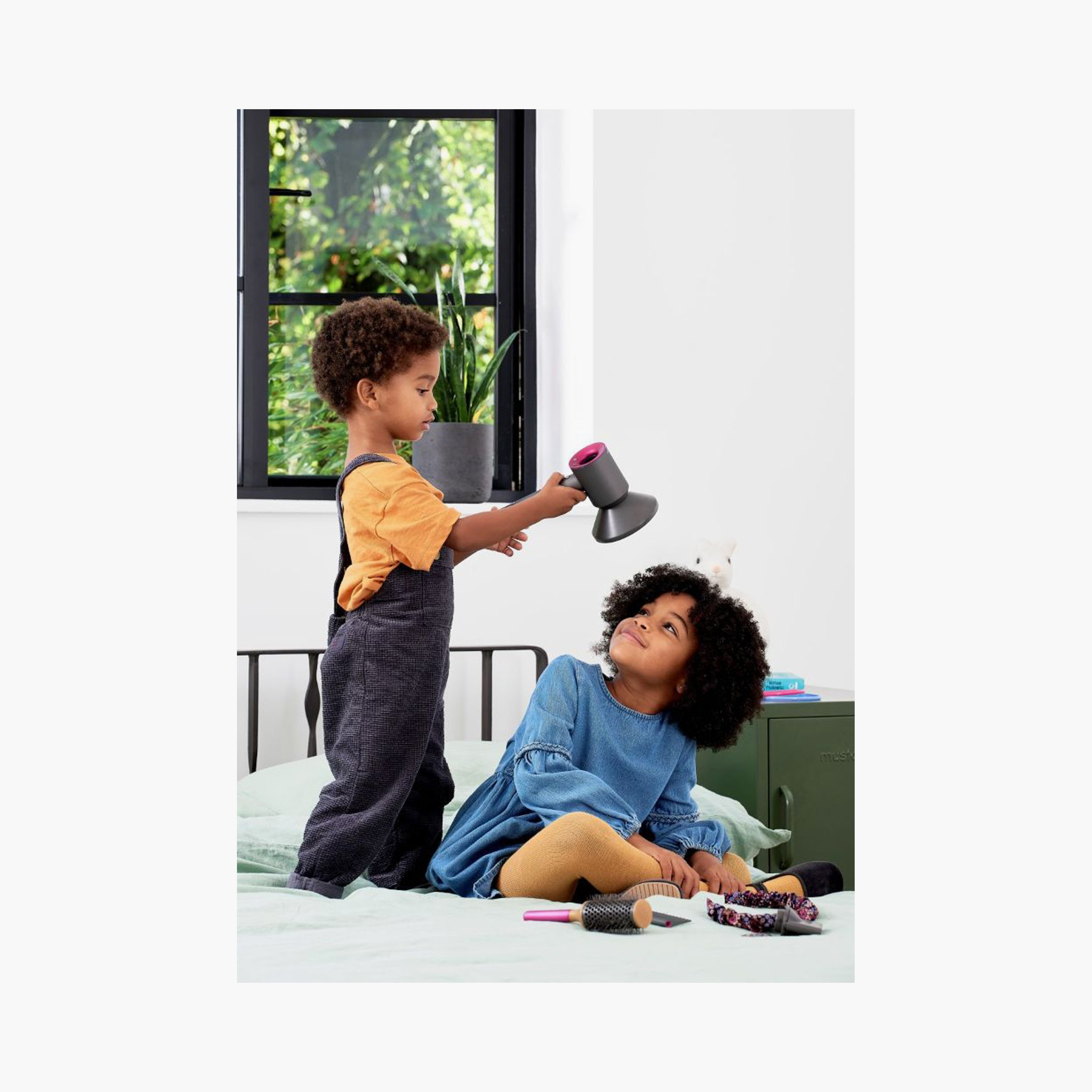 Casdon Dyson Supersonic Realistic Play Styling Toy Set-toys-roleplay-makeupandcosmeticsets-image-7