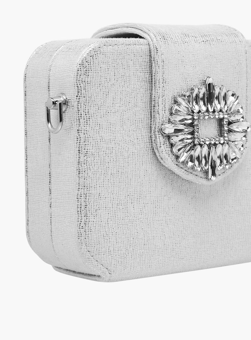 شنطة كلاتش مزينة بسلسلة معدنية من سيليست-women-bagsandwallets-handbags-image-6