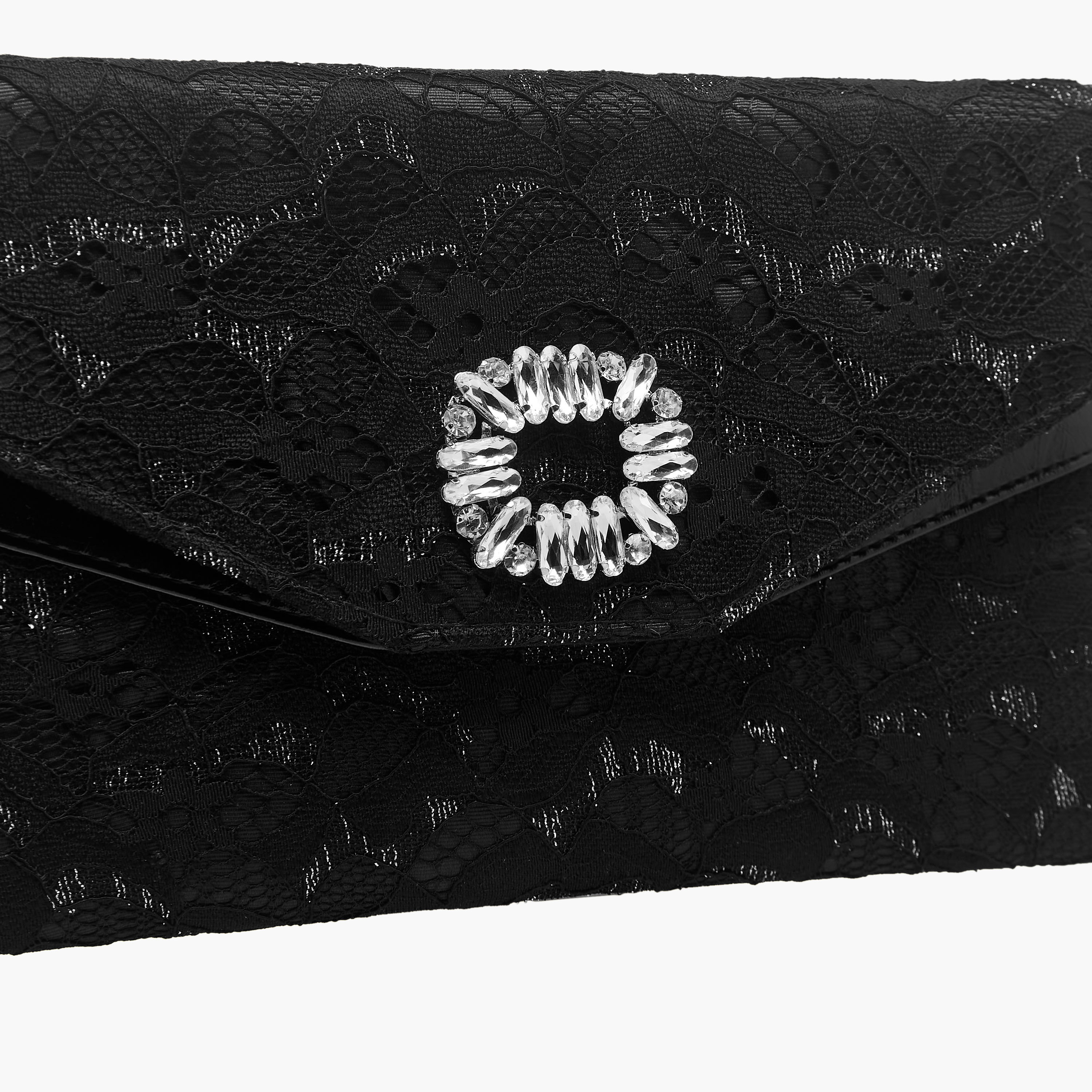 شنطة كلاتش مزينة بسلسلة معدنية من سيليست-women-bagsandwallets-handbags-image-6
