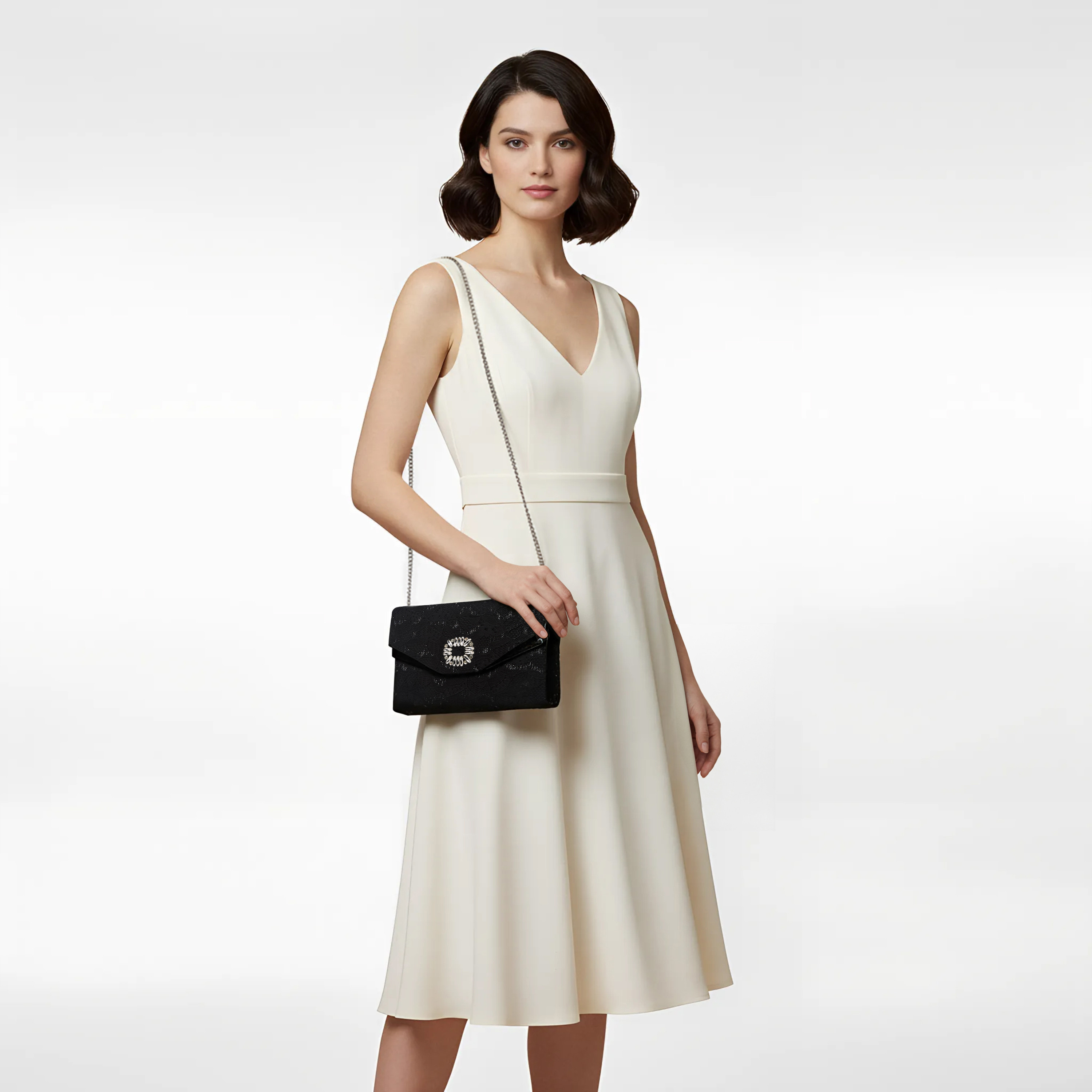 شنطة كلاتش مزينة بسلسلة معدنية من سيليست-women-bagsandwallets-handbags-image-2