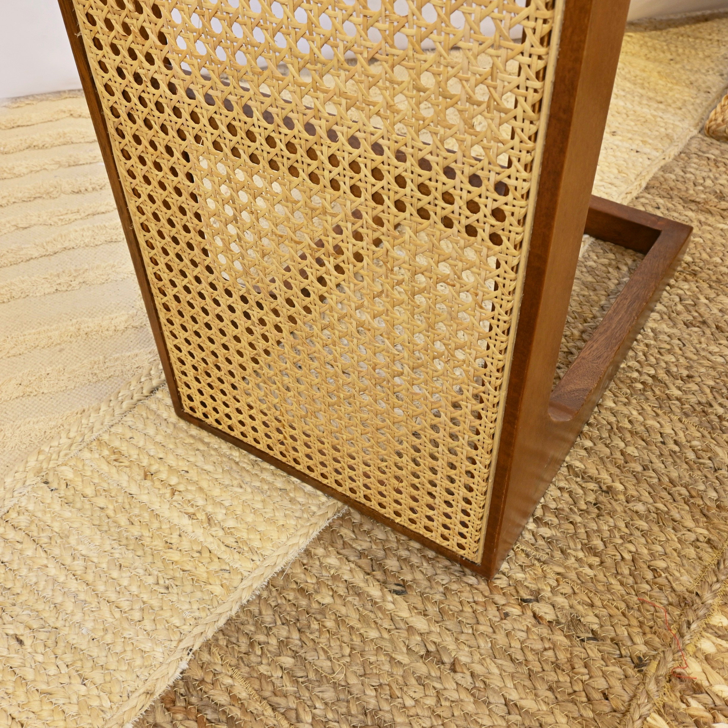 طاولة جانبية بسطح خوص صنعت بواسطة لايف ستايل-furniture-livingroom-sideandendtables-image-4