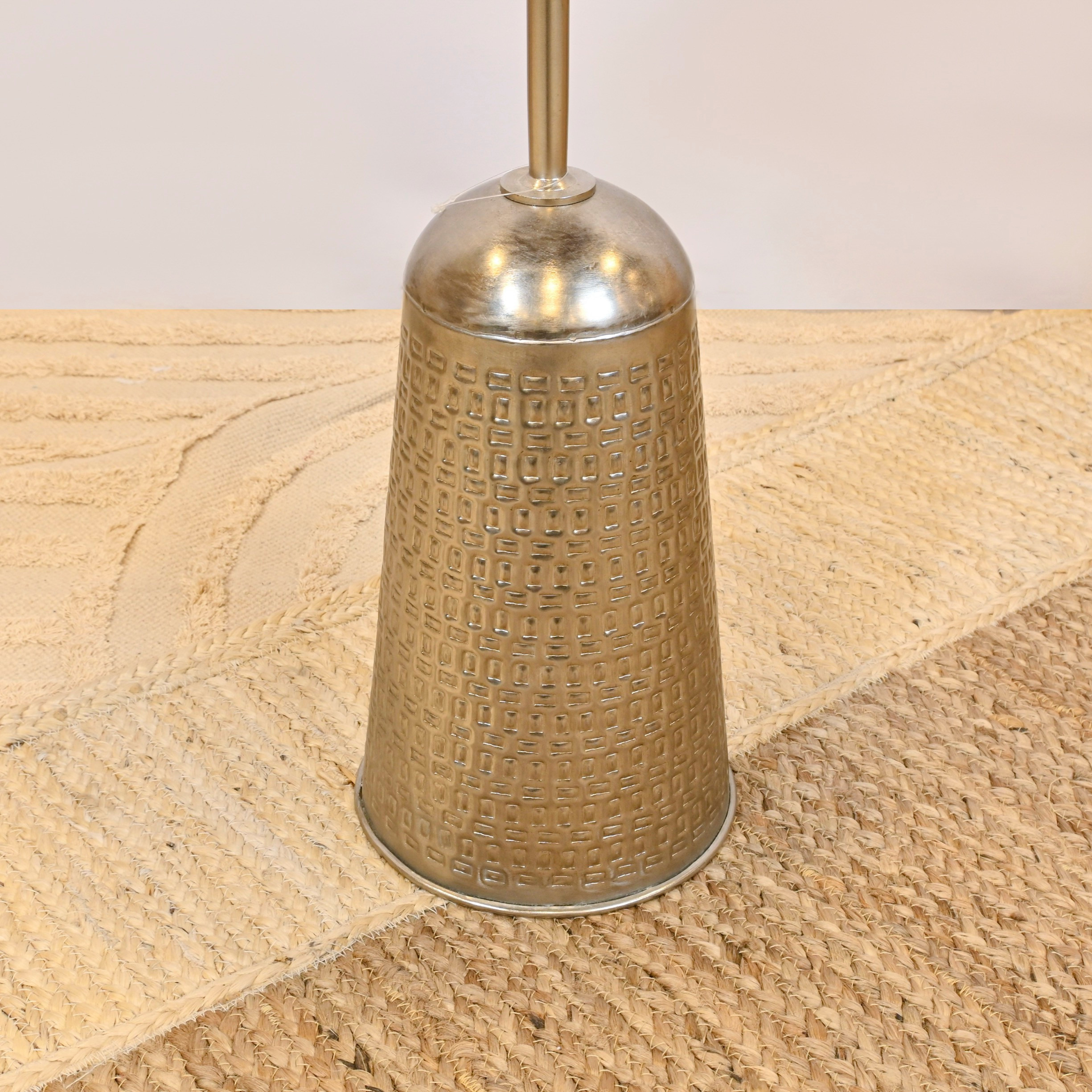 طاولة جانبية رخامية دائرية-household-dining-tablelinen-napkinsandaccessories-image-4