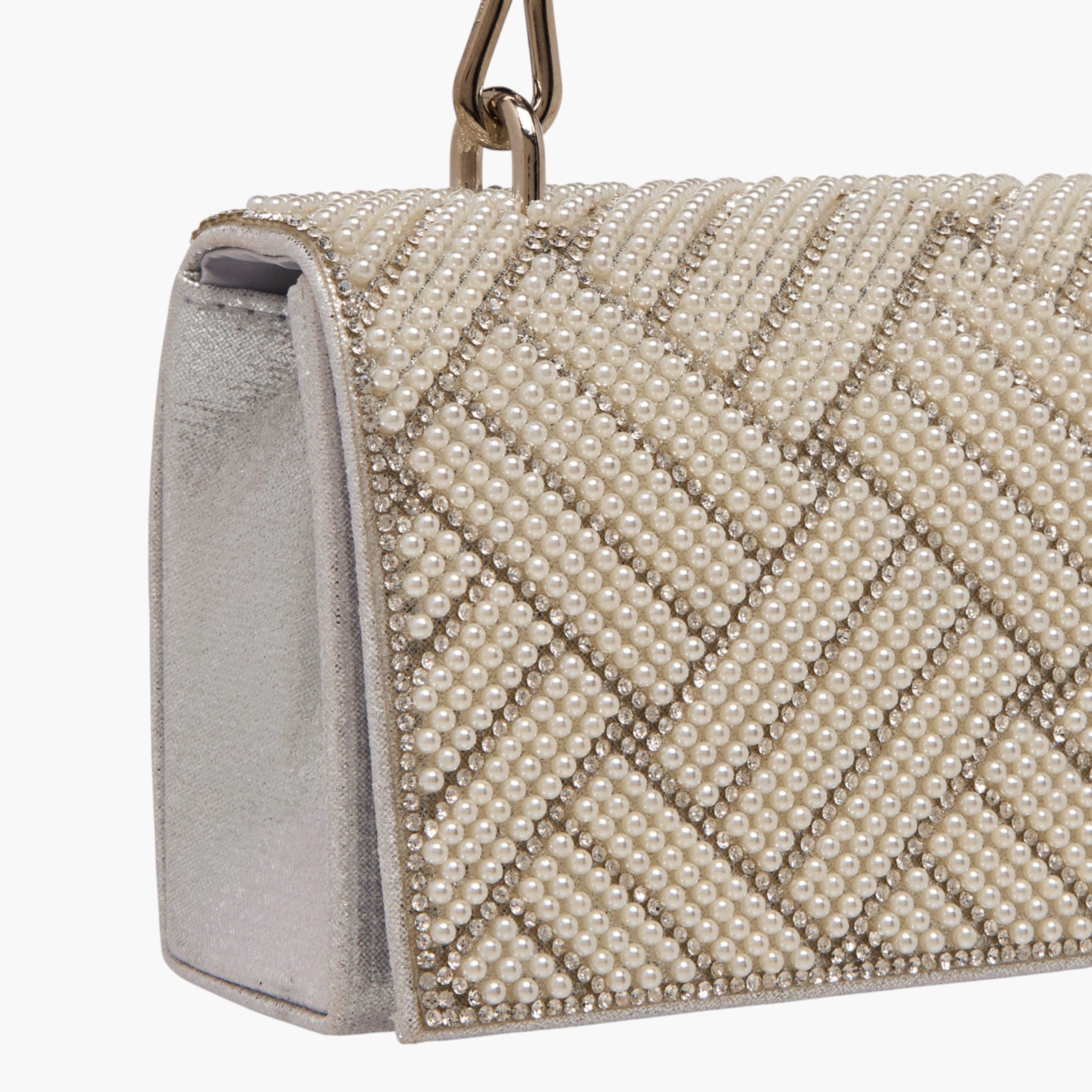 شنطة كلاتش مزينة بالخرز بمقبض يان من ساشا-women-bagsandwallets-handbags-image-5
