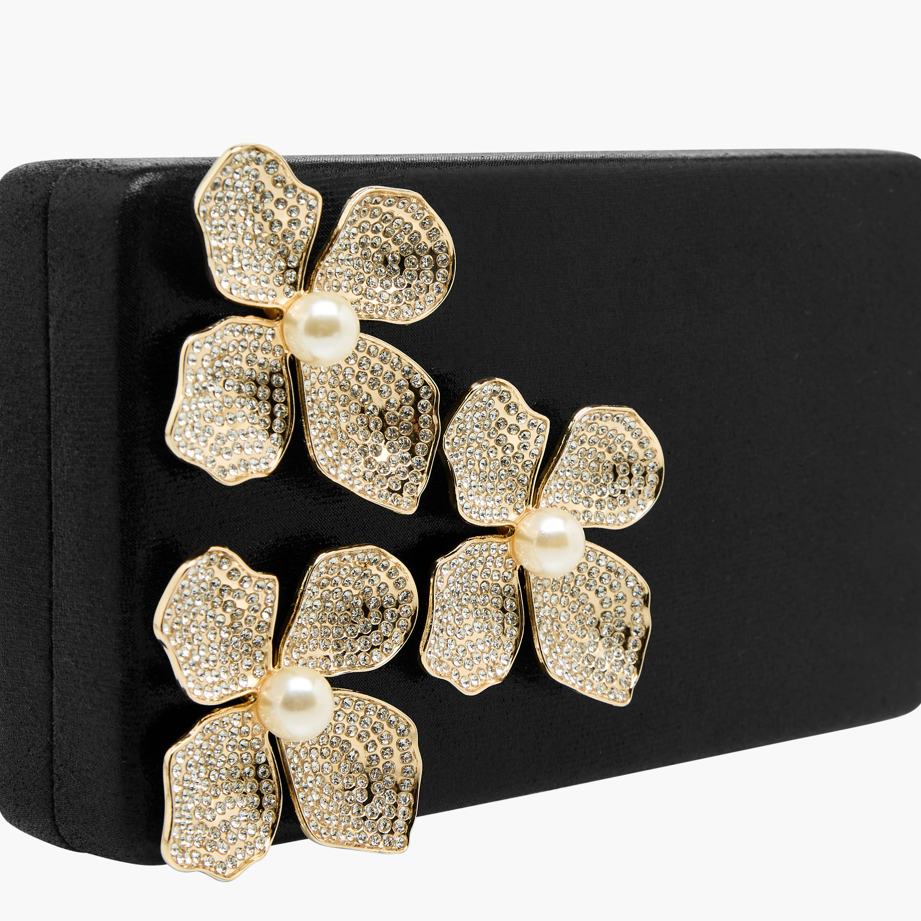 شنطة كلاتش مزينة بزهور مع حزام سلسلة من ساشا-women-bagsandwallets-handbags-image-5