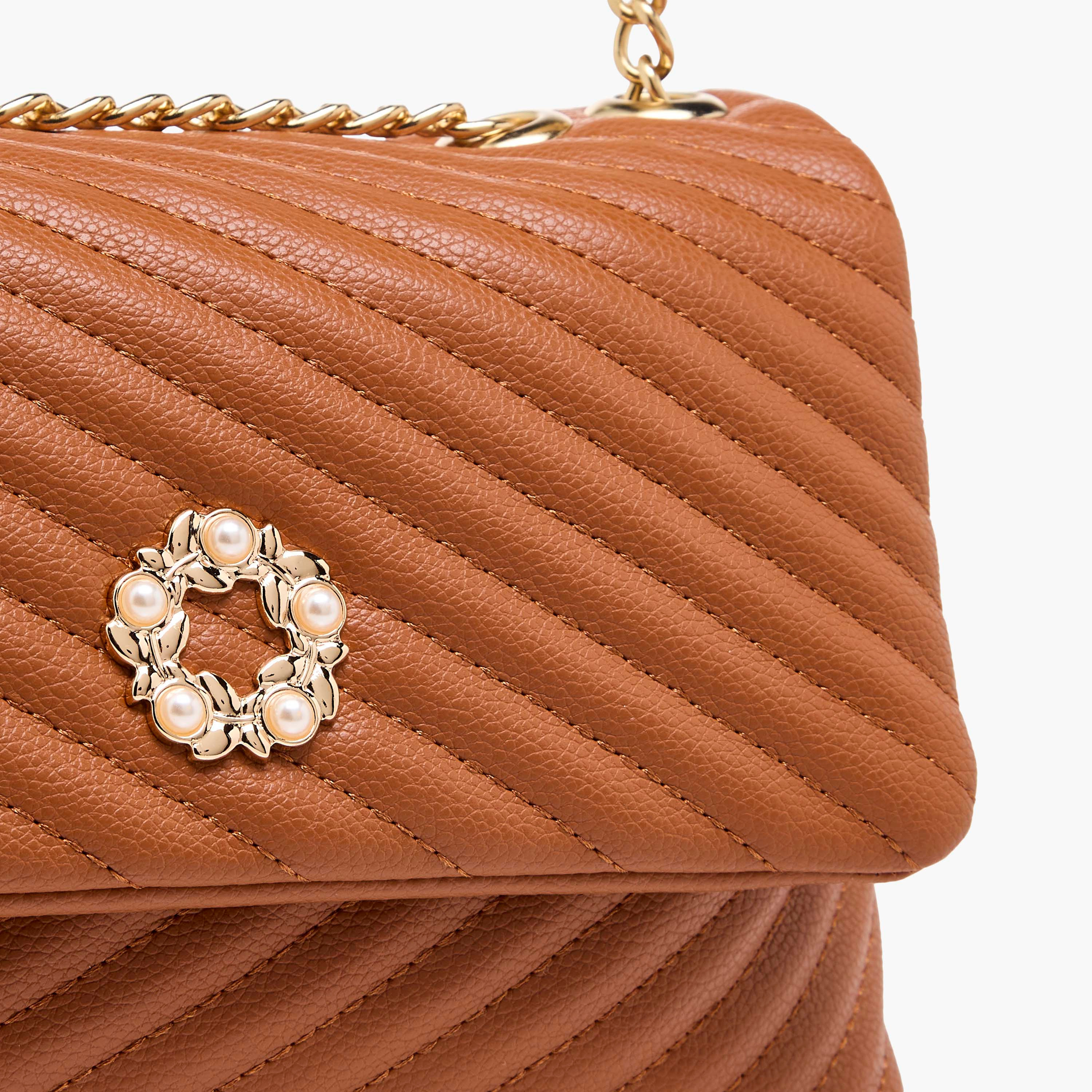 شنطة كروس بودي مبطنة بحزام سلسلة سام من أدور-women-bagsandwallets-handbags-image-5
