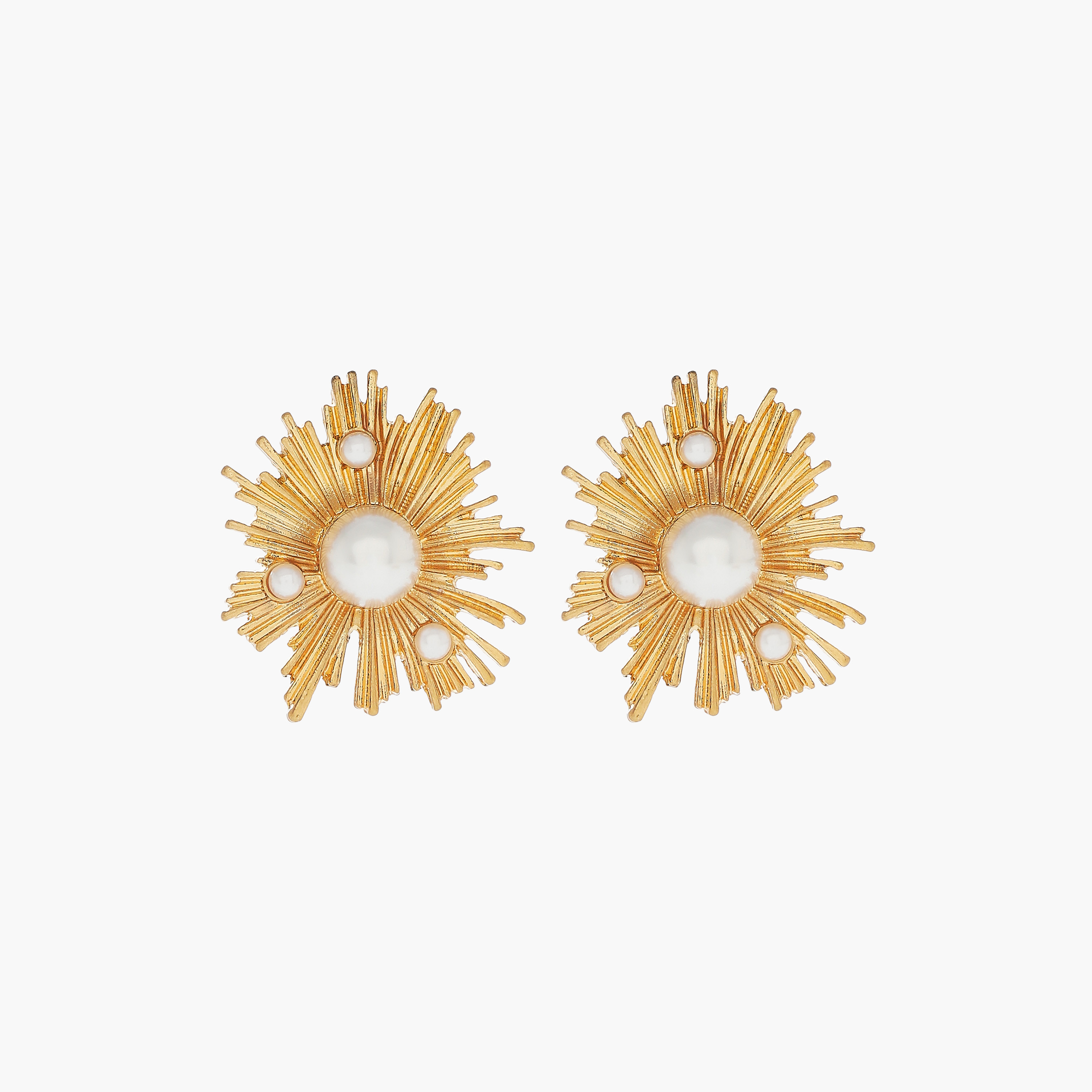 أقراط بلون ذهبي مزينة باللؤلؤ بمكبس إغلاق خلفي-women-watchesandjewellery-jewellery-earrings-image-1