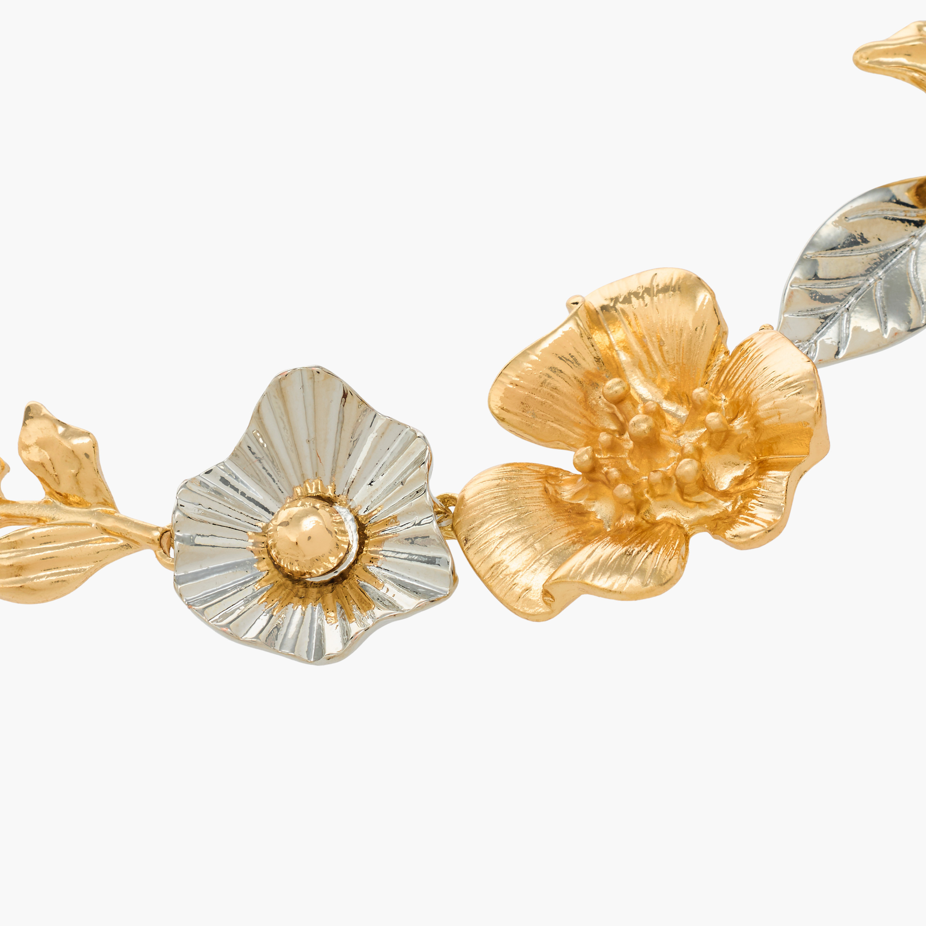 عقد بلون ذهبي وزينة أزهار-women-watchesandjewellery-jewellery-necklacesandpendants-image-3