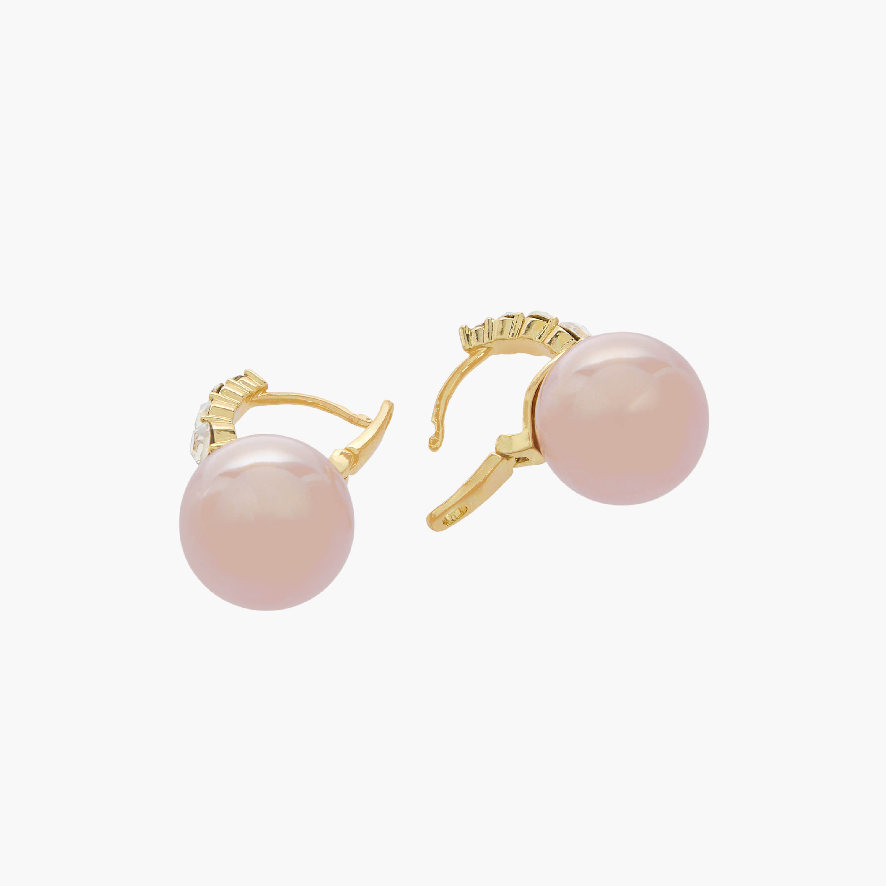 حلق طوق مزين باللؤلؤ ولون ذهبي ومكبس إغلاق-women-watchesandjewellery-jewellery-earrings-image-4