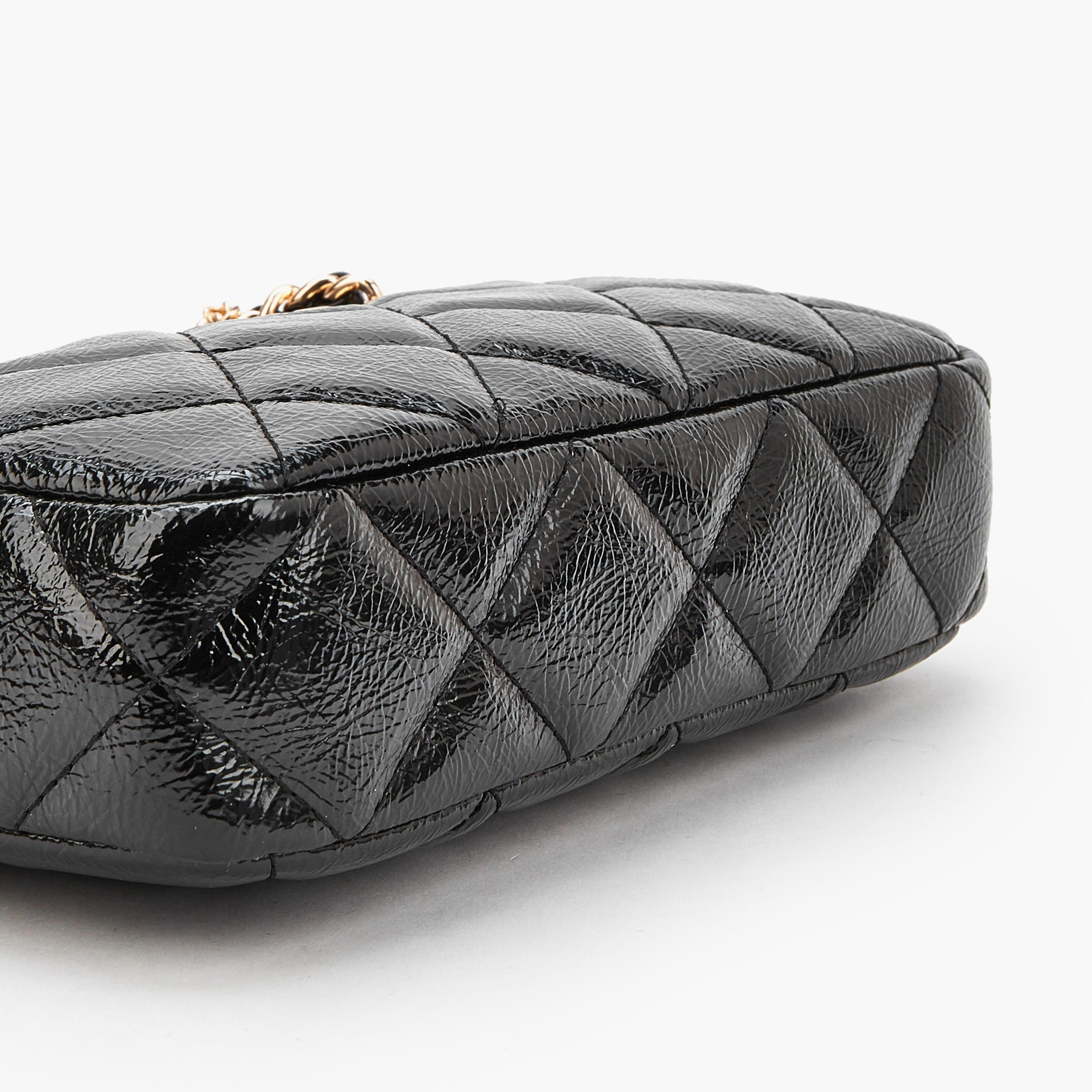 شنطة كروس بودي مبطنة بحزام مزين بسلسلة من سيليست-women-bagsandwallets-handbags-image-7