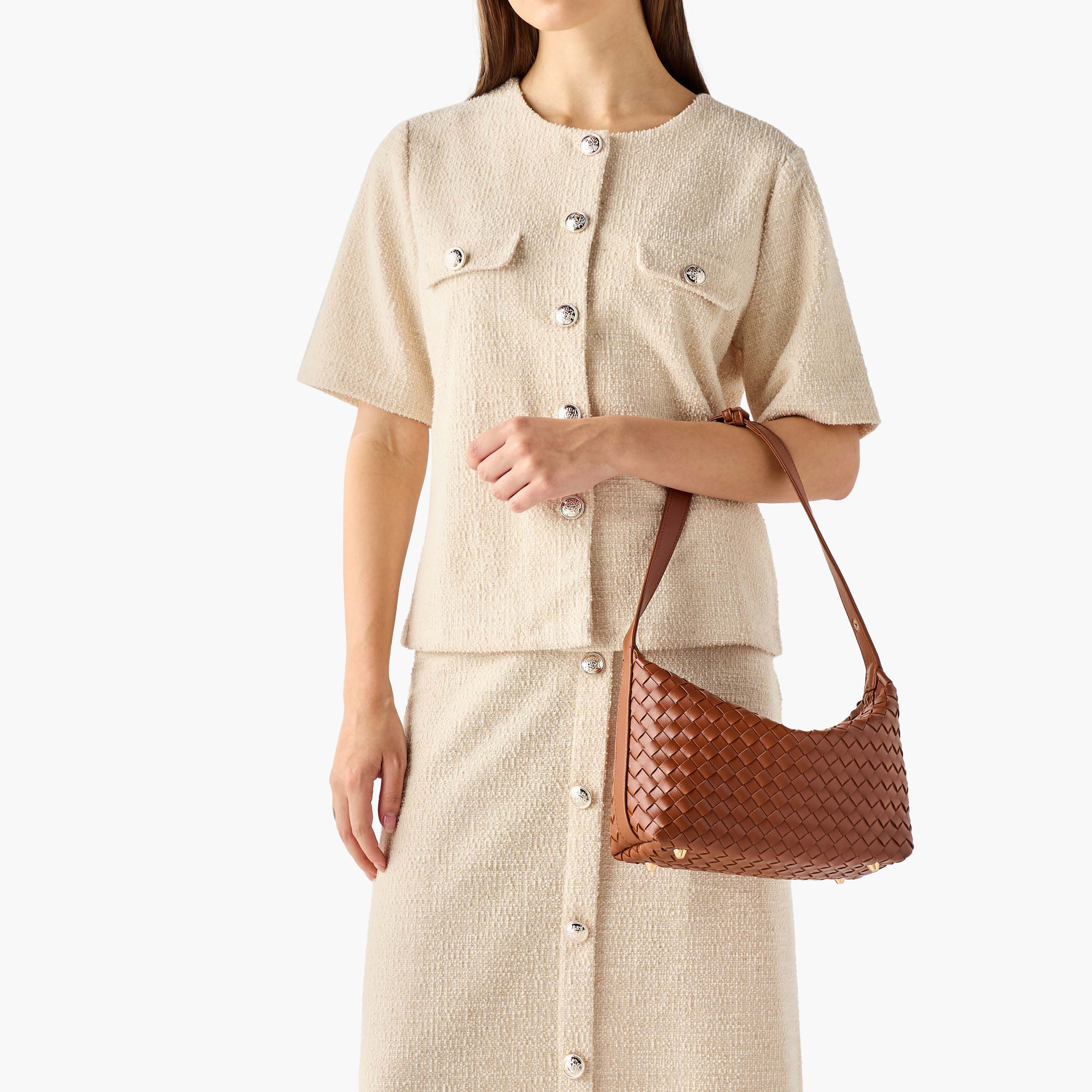 شنطة كتف بارزة الملمس بمقبض حزام تيا من ساشا-women-bagsandwallets-handbags-image-2
