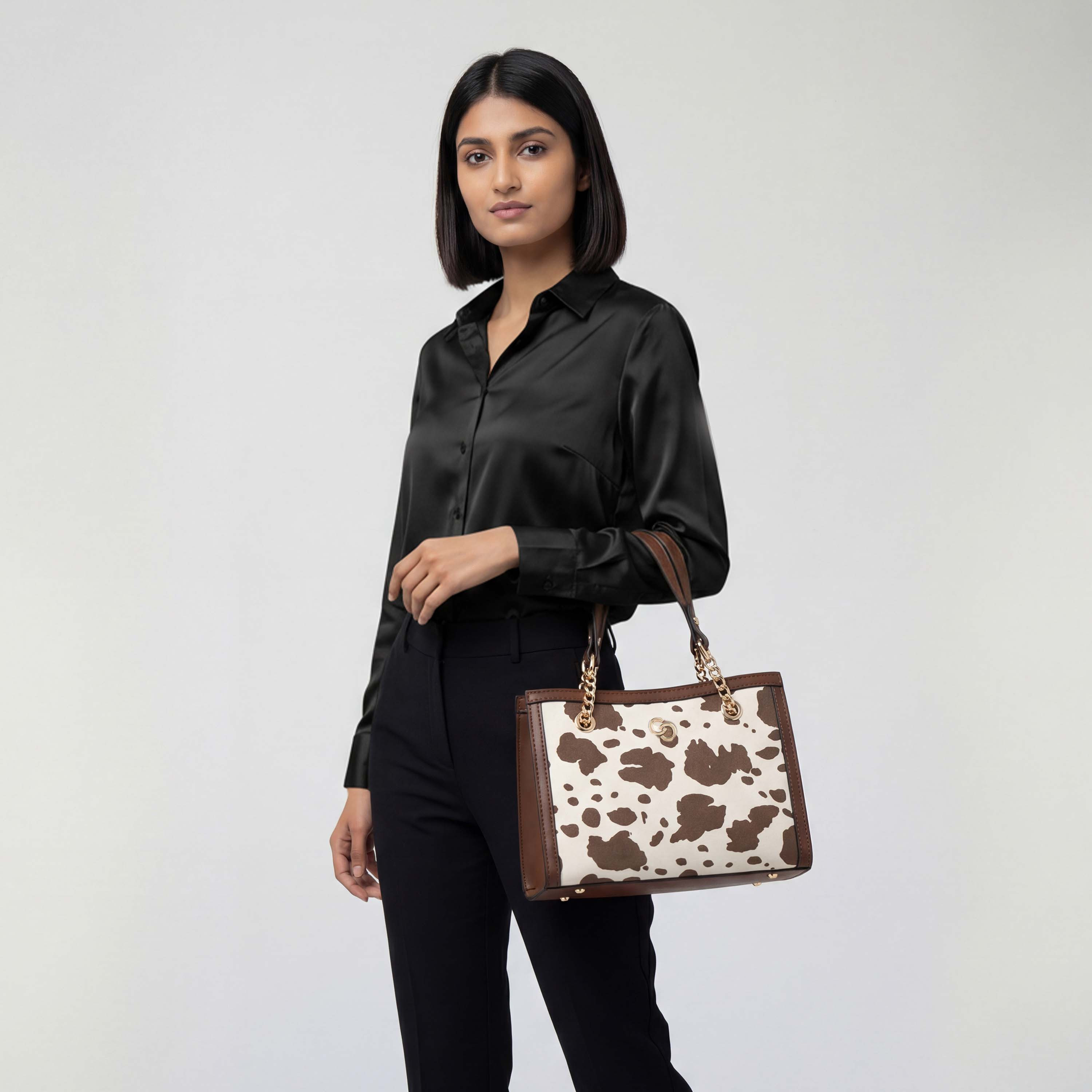 شنطة توتي بمقابض سلسلة وطبعات حيوانات من سيليست-women-bagsandwallets-handbags-image-2