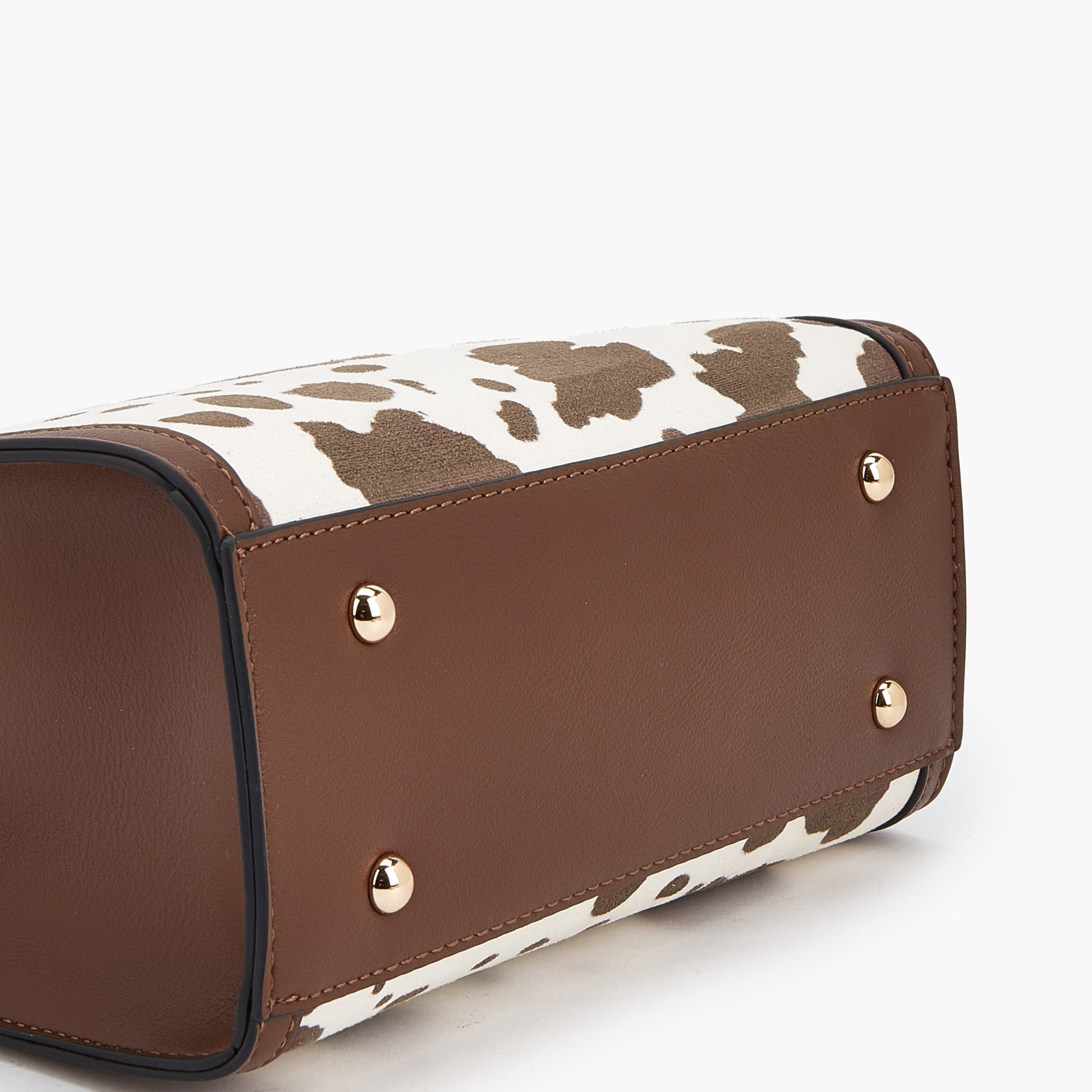 شنطة توتي بمقابض سلسلة وطبعات حيوانات من سيليست-women-bagsandwallets-handbags-image-7