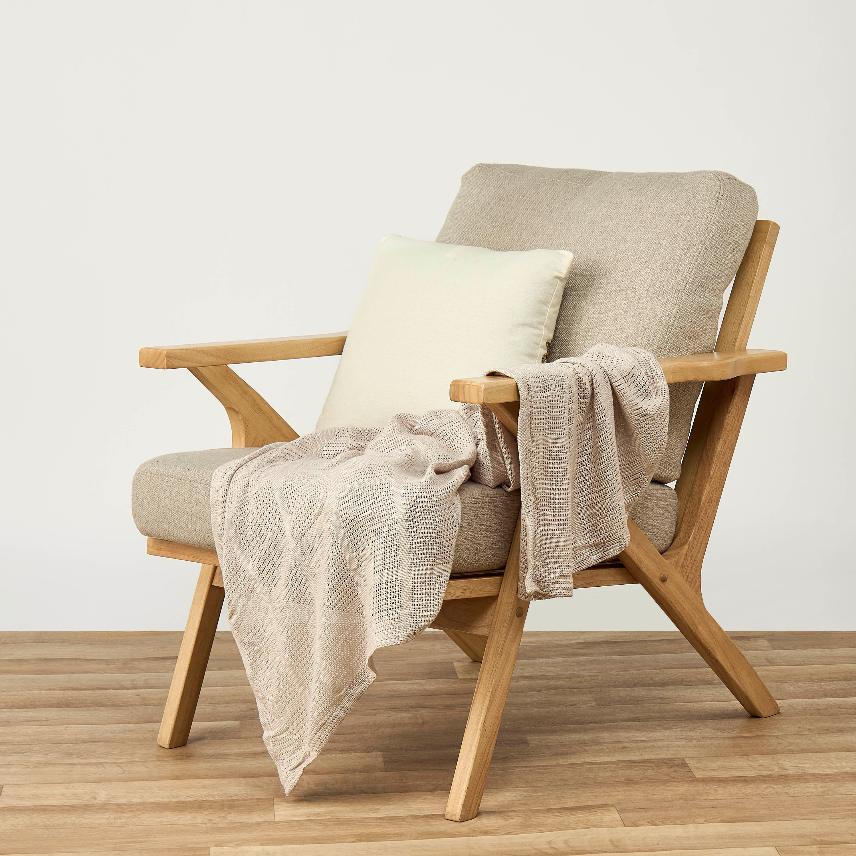 بطانية حديثي الولادة بنمط وافل بارز الملمس من جونيورز - 120×150 سم-baby-nursery-blanketsandswaddles-receivingblankets-image-2
