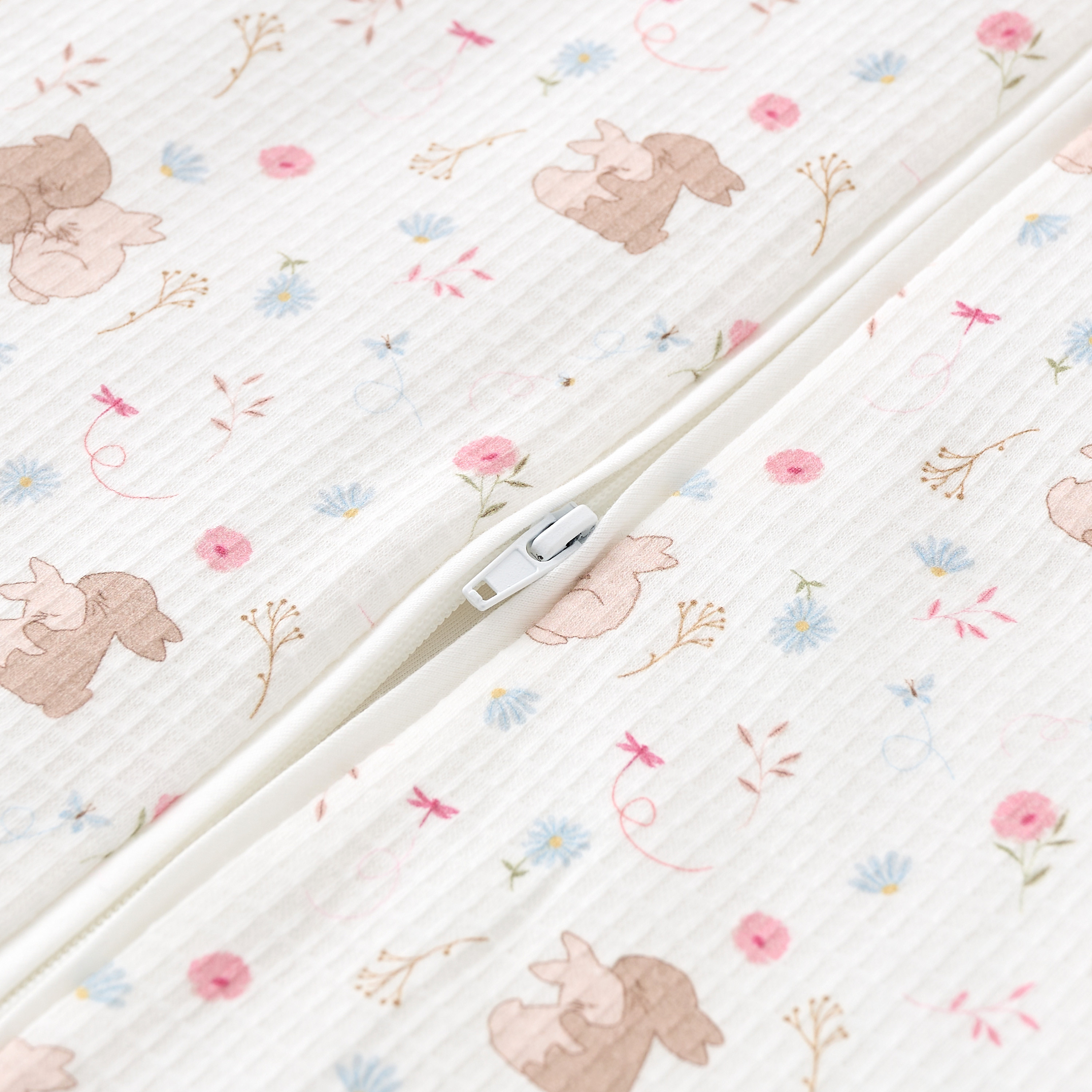 شنطة نوم أطفال بطبعات عالم الحيوانات العجيب من جونيورز - 6-18 شهر-baby-nursery-blanketsandswaddles-swaddlesandsleepingbags-image-2