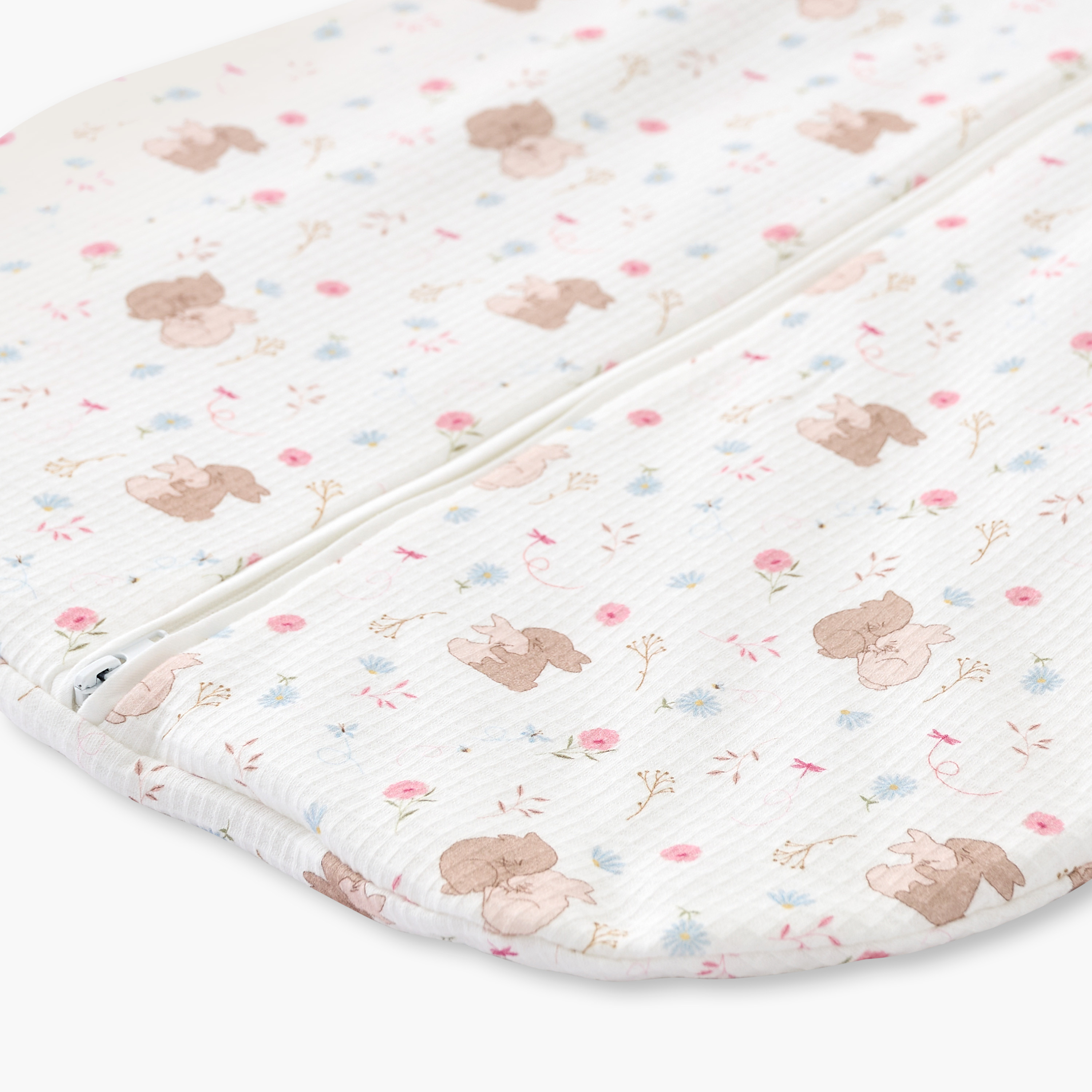 شنطة نوم أطفال بطبعات عالم الحيوانات العجيب من جونيورز - 6-18 شهر-baby-nursery-blanketsandswaddles-swaddlesandsleepingbags-image-1