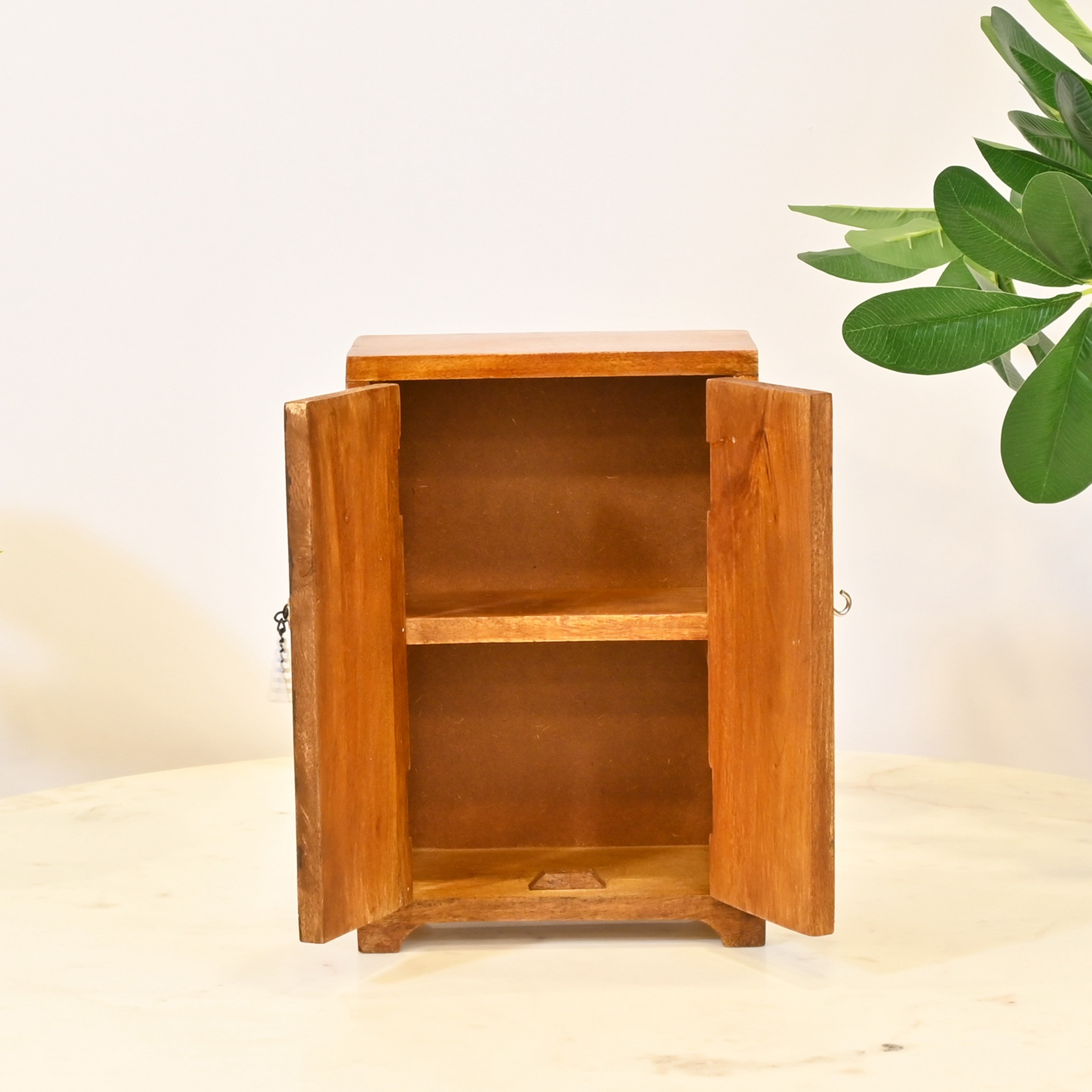 خزانة خشبية مزخرفة للتخزين-household-decor-boxesandtrays-image-2