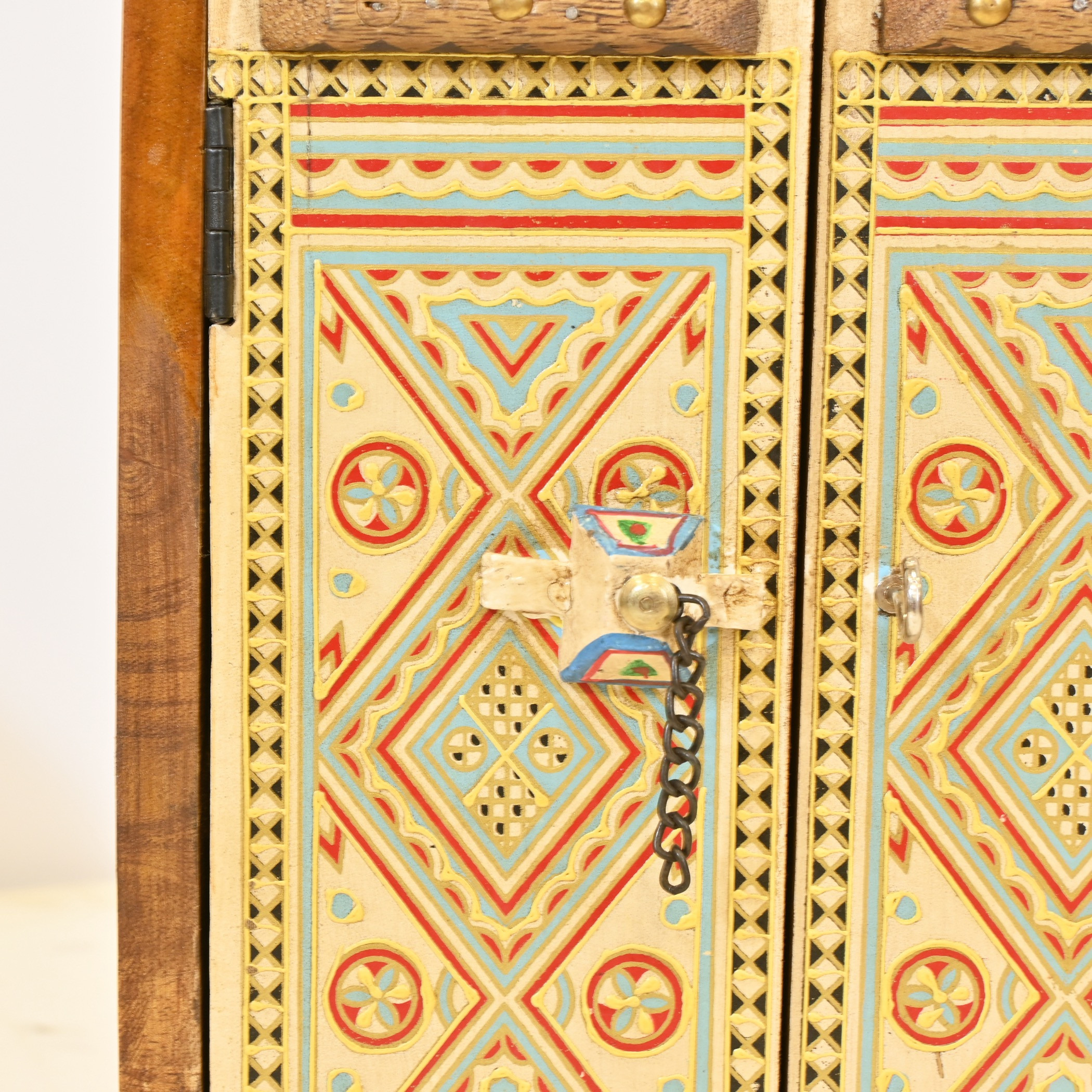 خزانة خشبية مزخرفة للتخزين-household-decor-boxesandtrays-image-4