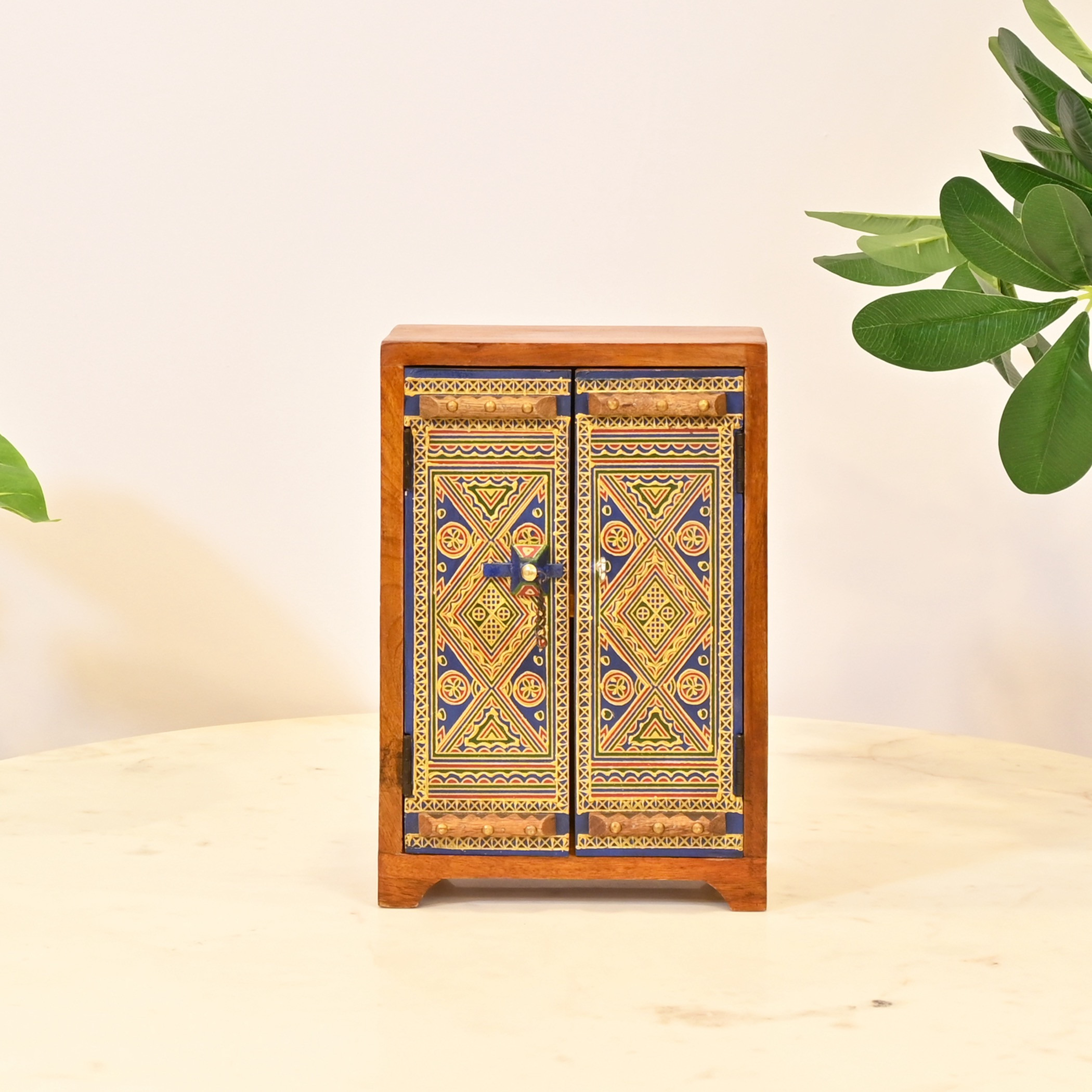 صندوق تخزين خشبي مزخرف-household-decor-boxesandtrays-image-1