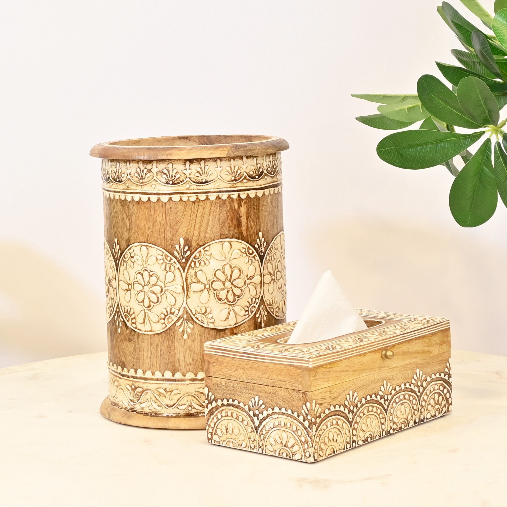 طقم سلة مهملات وعلبة مناديل خشبية منحوتة-household-bathandlaundry-bathaccessories-tissueboxesandcottonjars-image-1