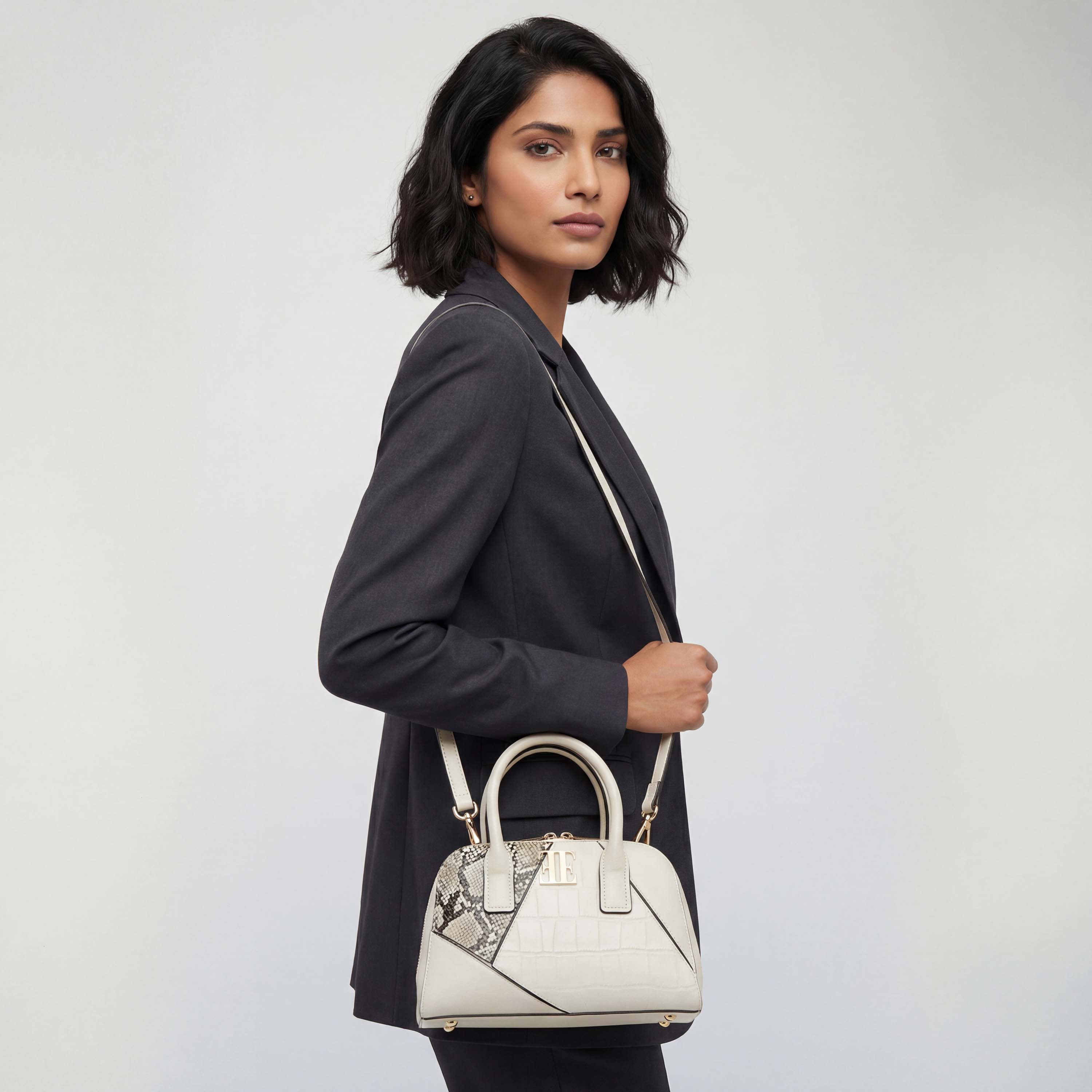 شنطة كتف بارزة الملمس بحزام قابل للفصل من إيل-women-bagsandwallets-handbags-image-2