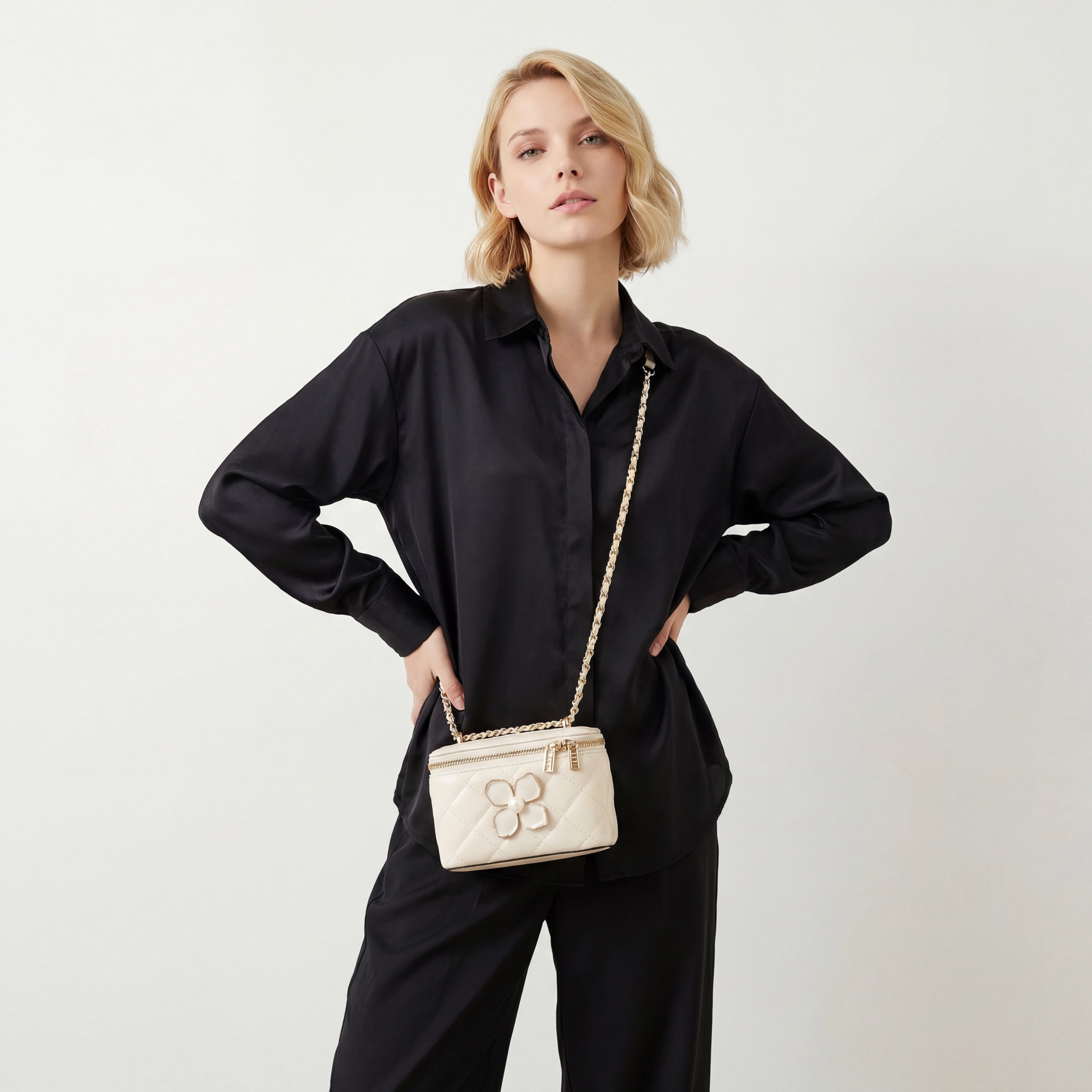 شنطة كروس بودي مبطنة بتزيينات زهرية من إيل-women-bagsandwallets-handbags-image-2