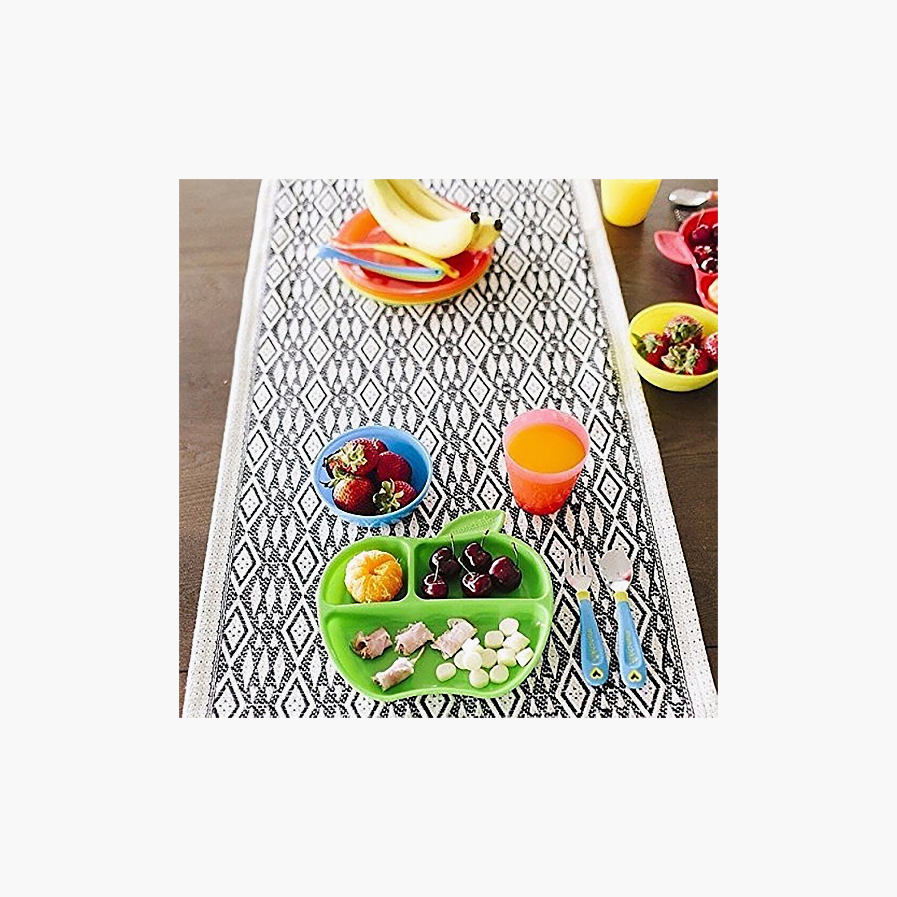 Pack of 3 Munchkin Divided Plate, Apple Shape-baby-feeding-mealtimeessentials-image-3