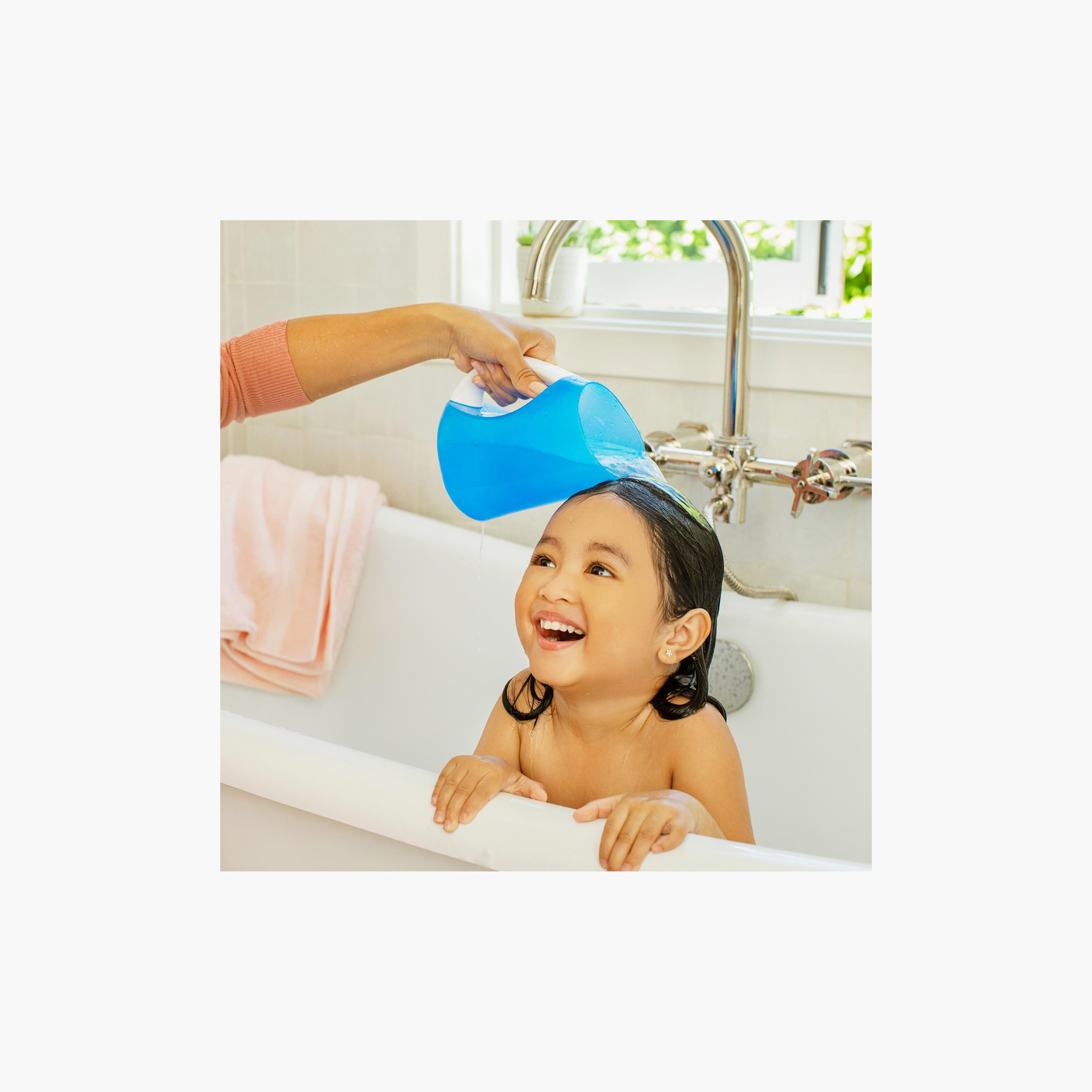 Munchkin Bath Rinser with Handle-baby-bathandcare-bathtubs-image-4