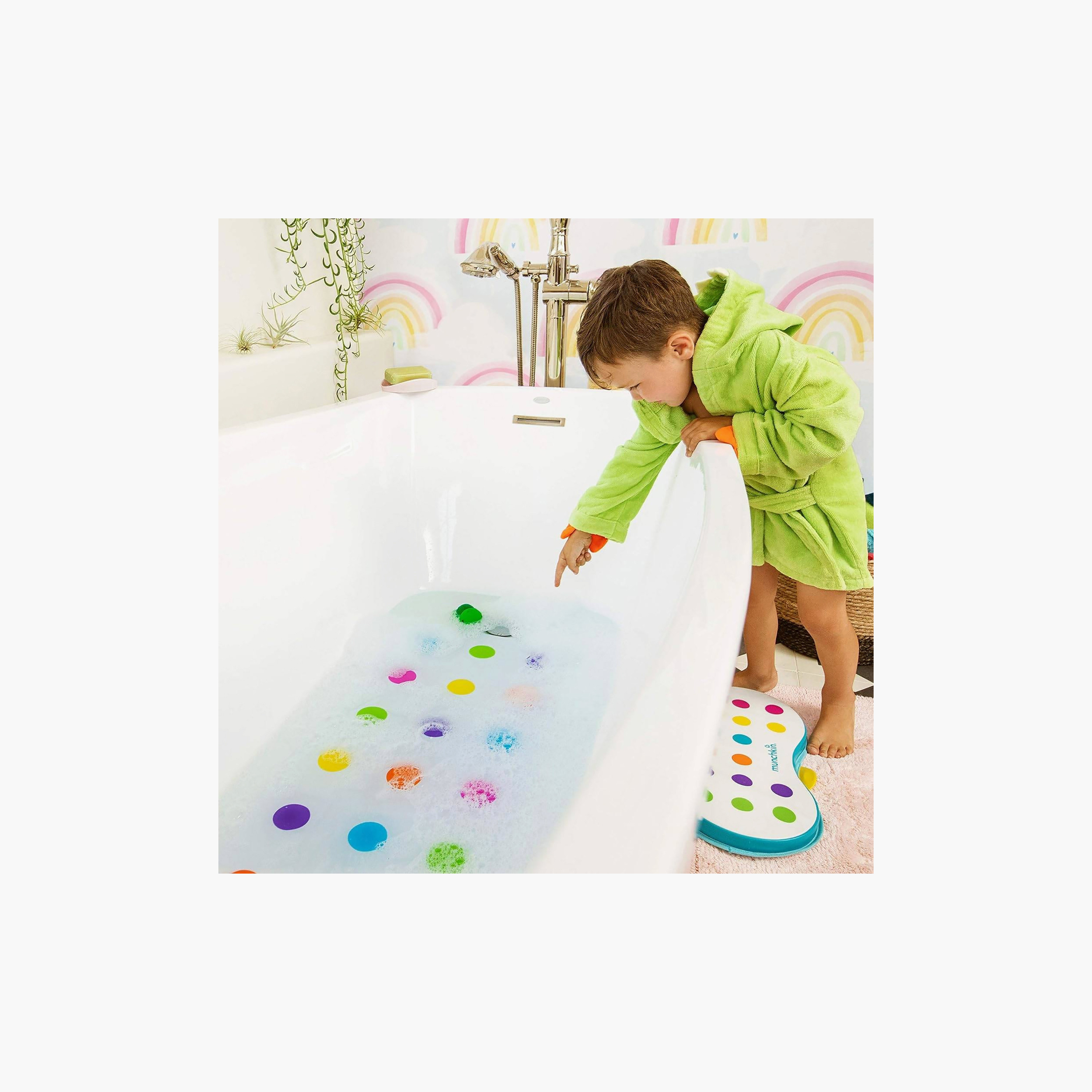 سجادة استحمام بطبعات منقطة من مانشكين-baby-healthandsafety-babyproofing-image-4