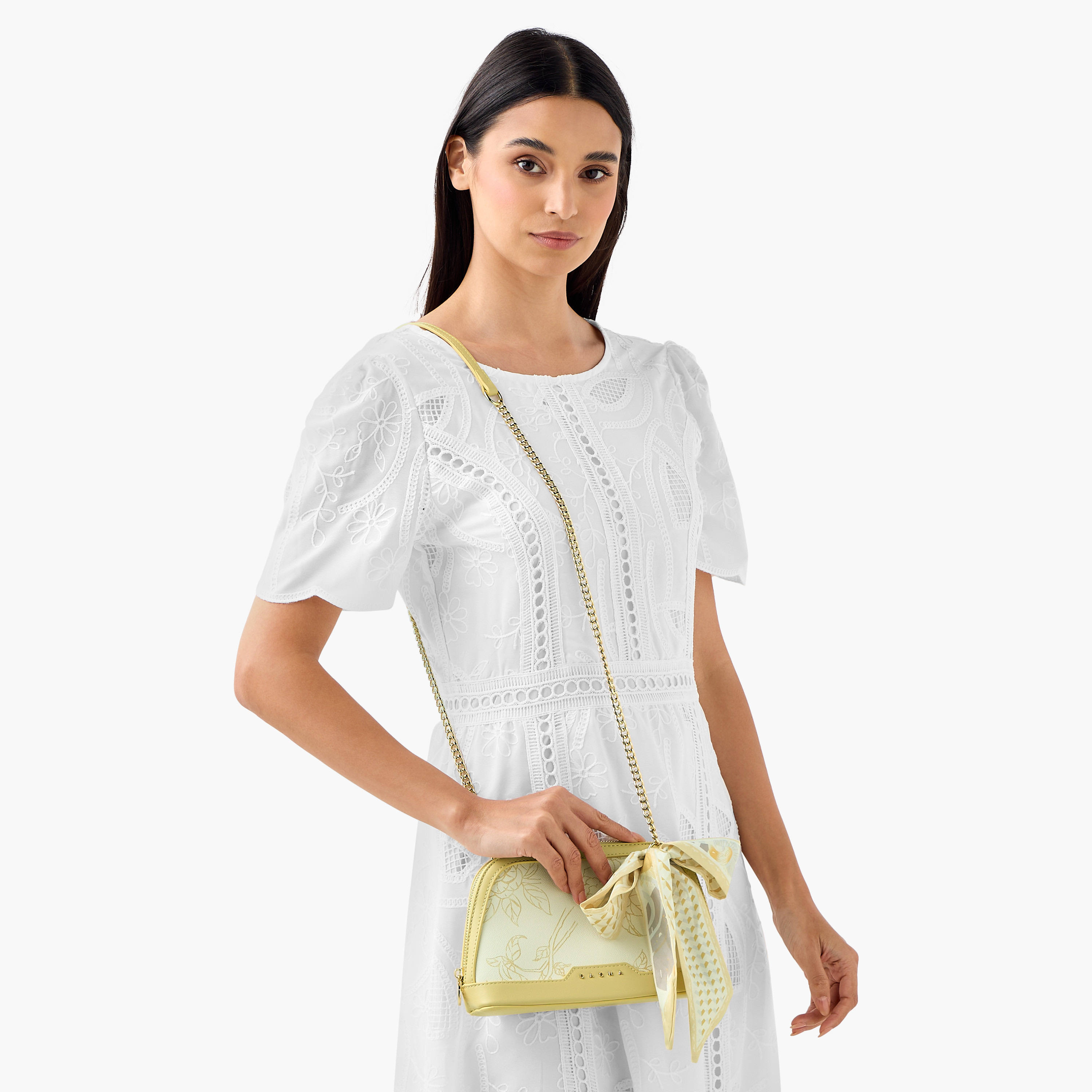 شنطة كروس بودي مزينة بحزام سلسلة كودس من ساشا-women-bagsandwallets-handbags-image-2