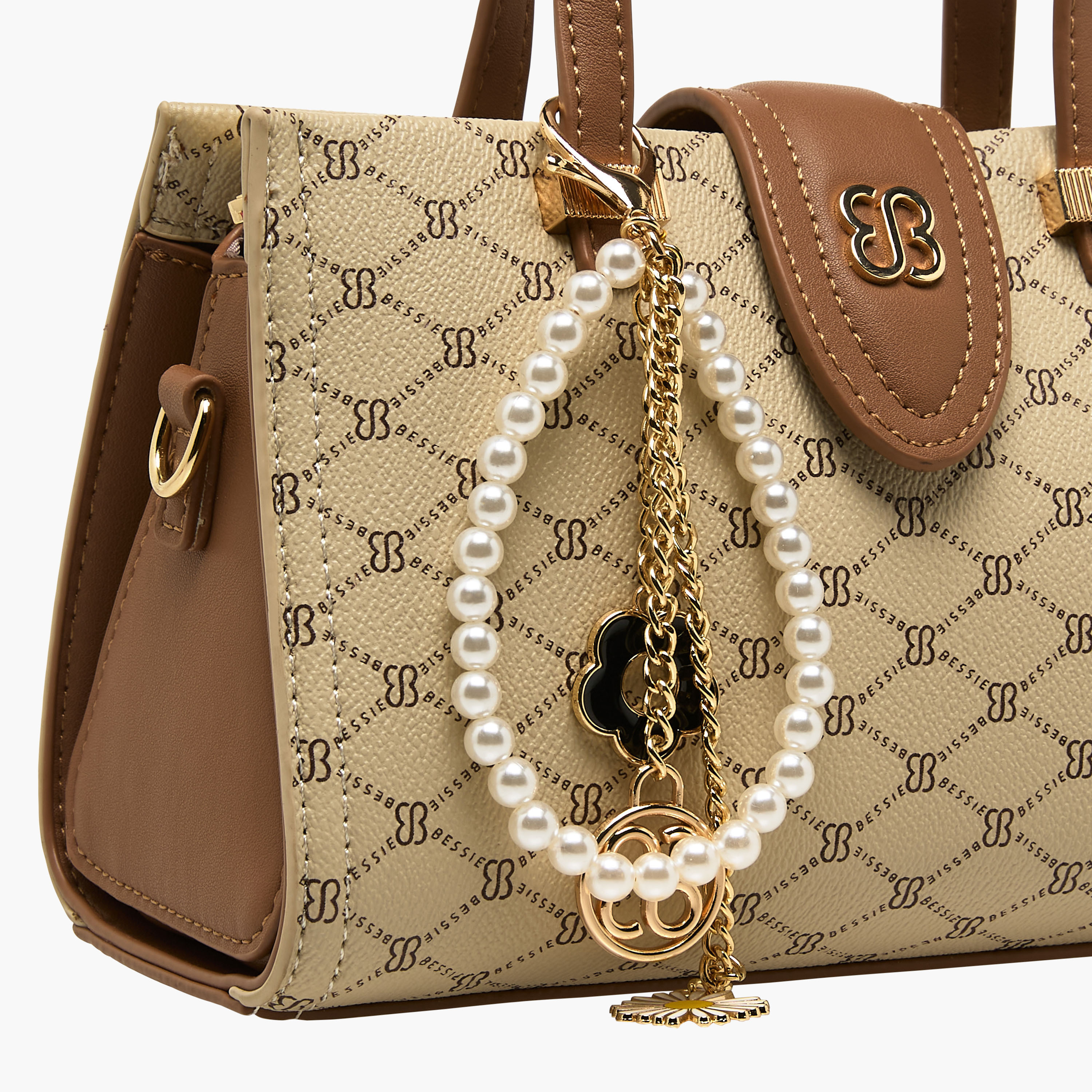 شنطة توتي بدلاية وطبعات مونوجرام من بيسي لندن-women-bagsandwallets-handbags-image-5