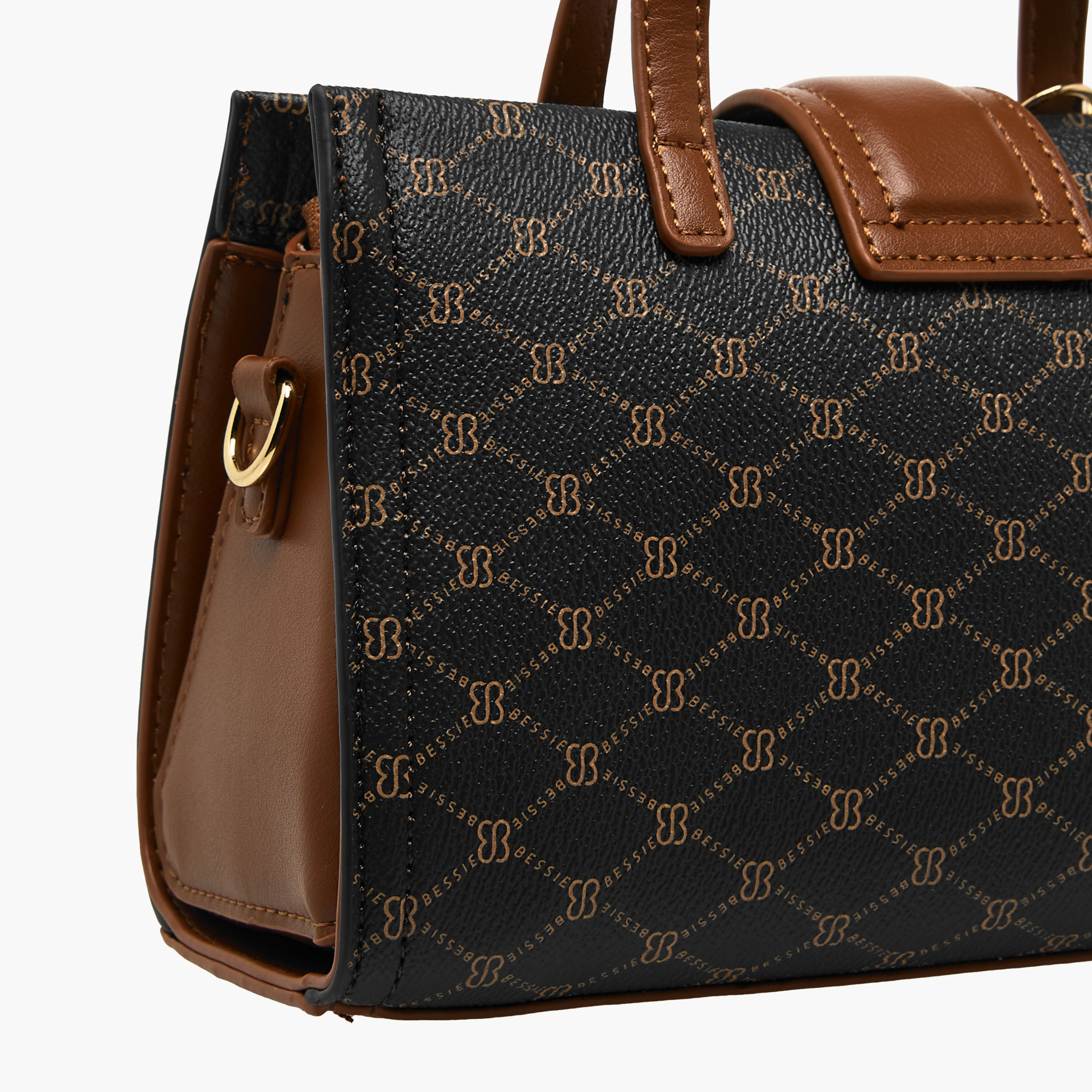 شنطة توتي بدلاية وطبعات مونوجرام من بيسي لندن-women-bagsandwallets-handbags-image-6