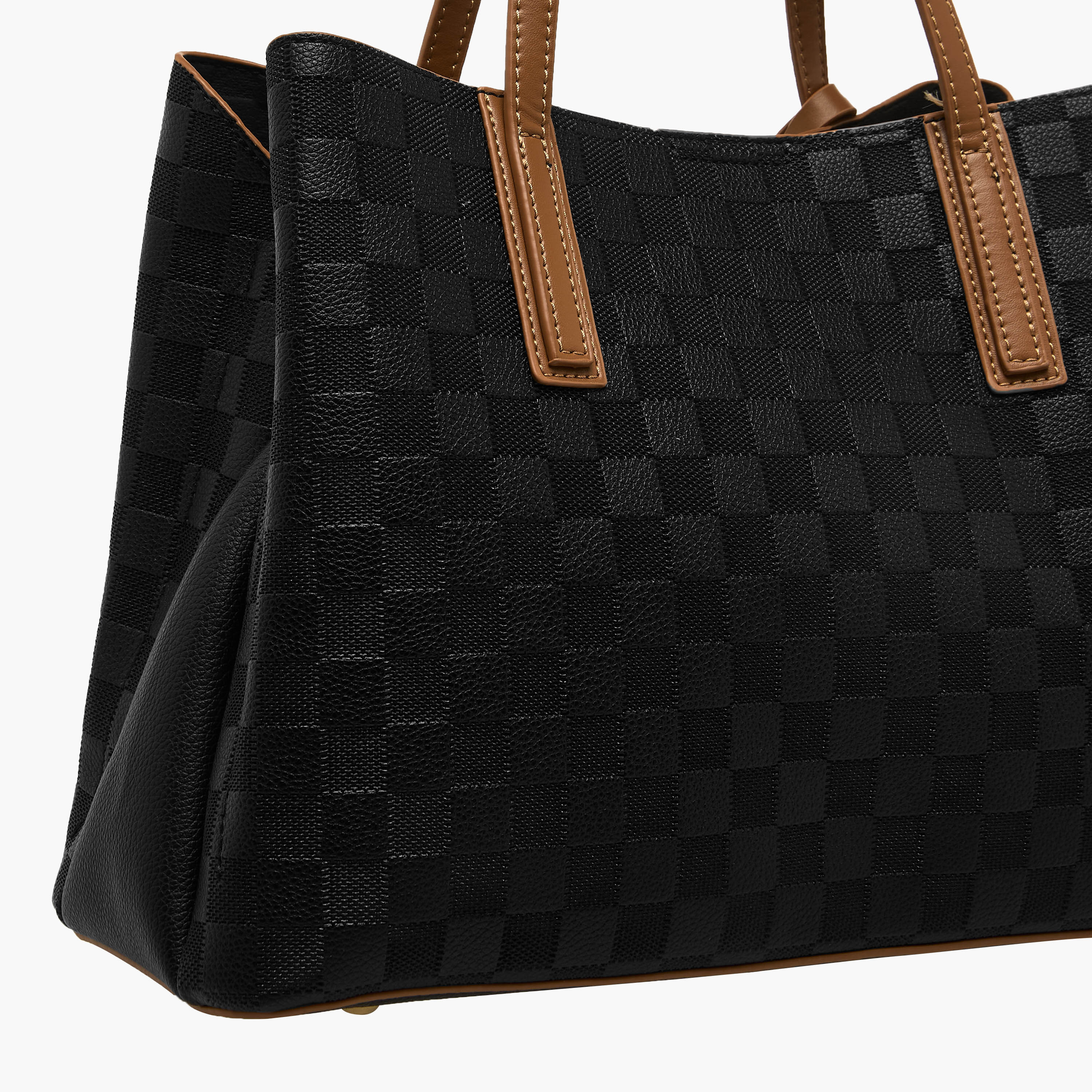 شنطة توتي بطبعات مربعات بحزام قابل للفصل من بيسي لندن-women-bagsandwallets-handbags-image-6