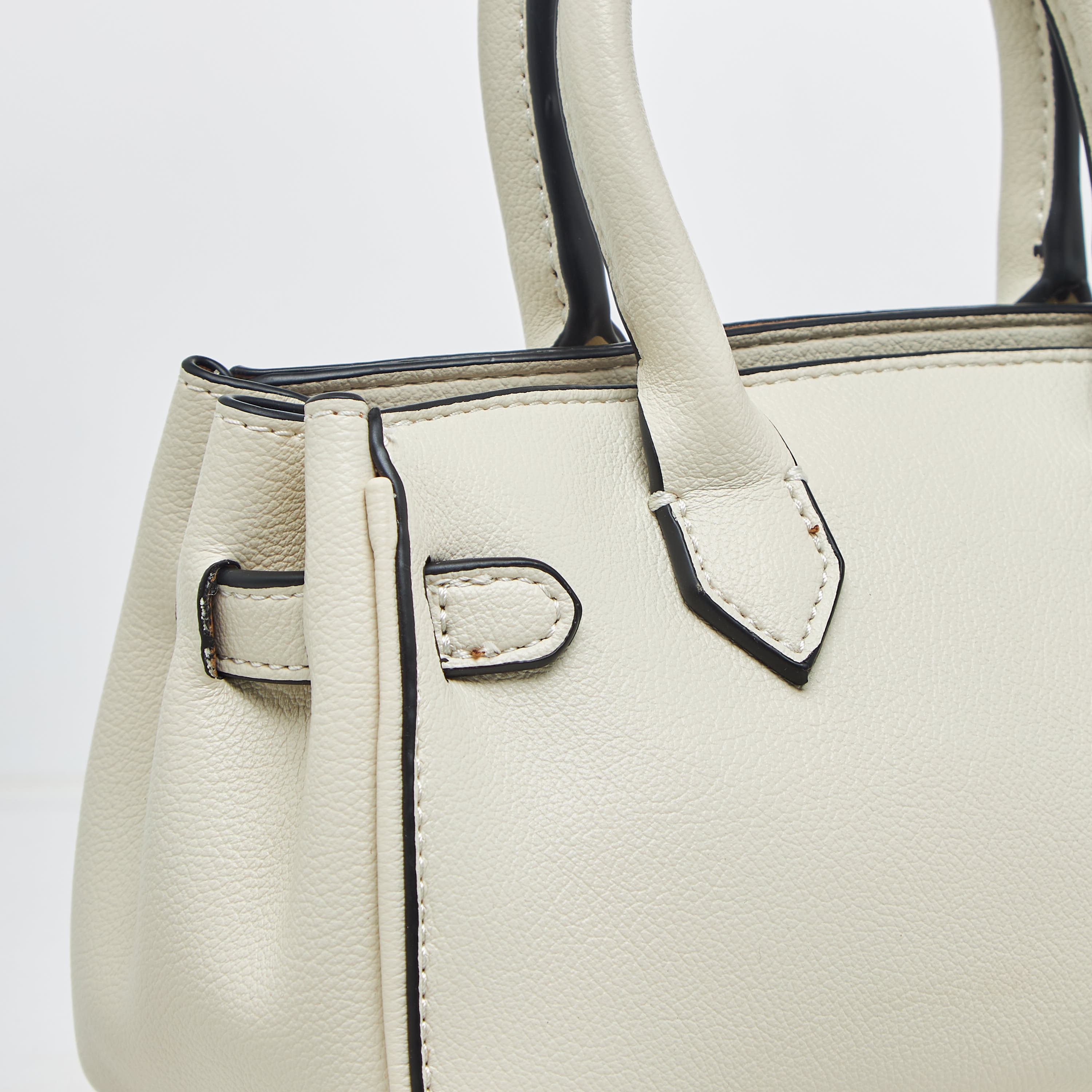 شنطة توتي بارزة الملمس بحزام سلسلة قابل للفصل من بيسي لندن-women-bagsandwallets-handbags-image-6